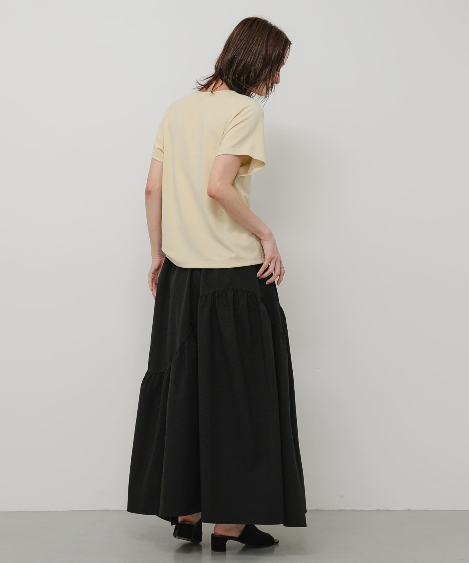 Y.BEIGE