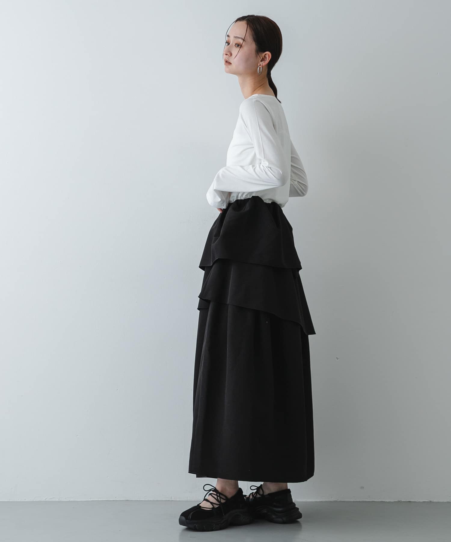 OFF WHITE