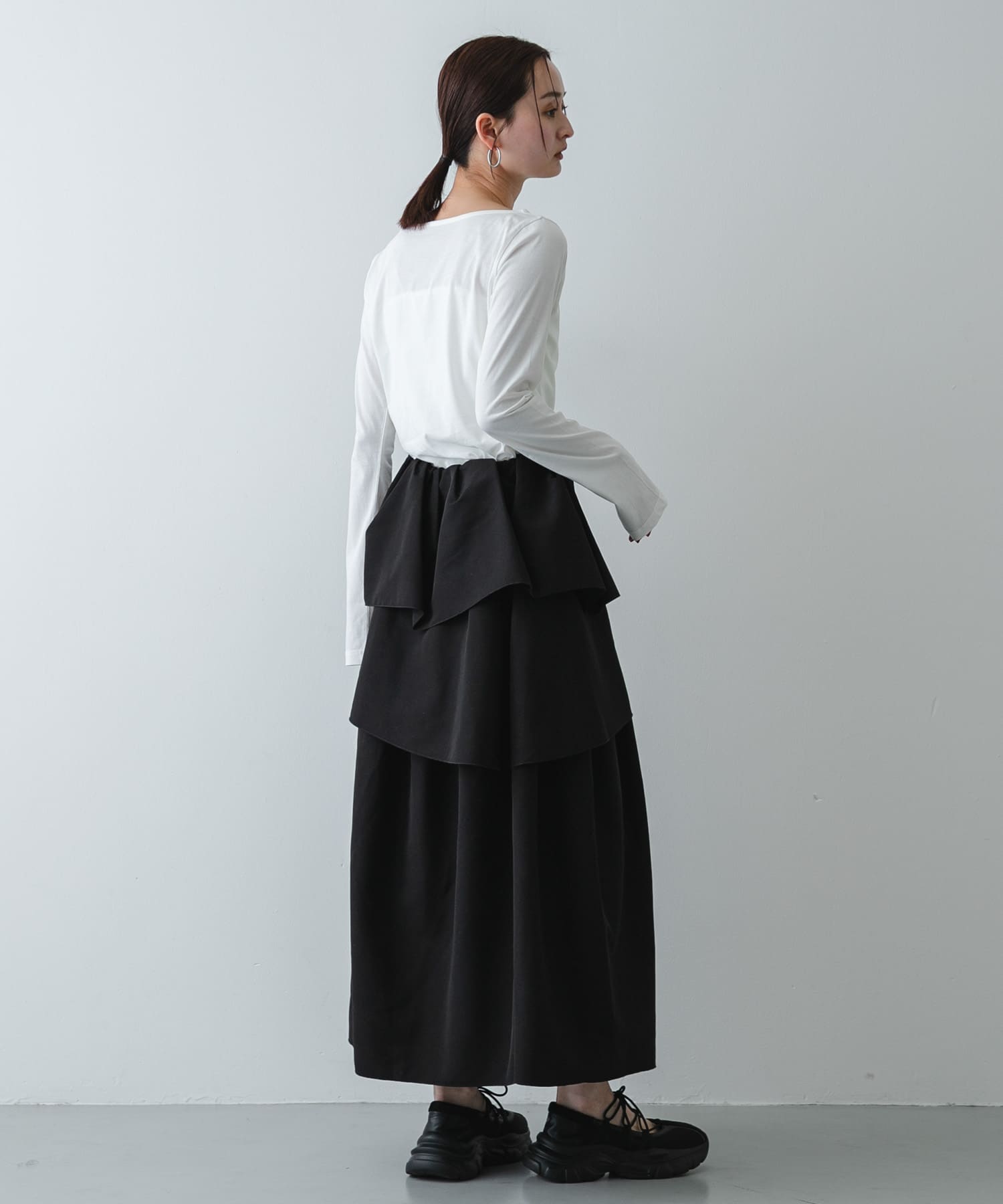 OFF WHITE