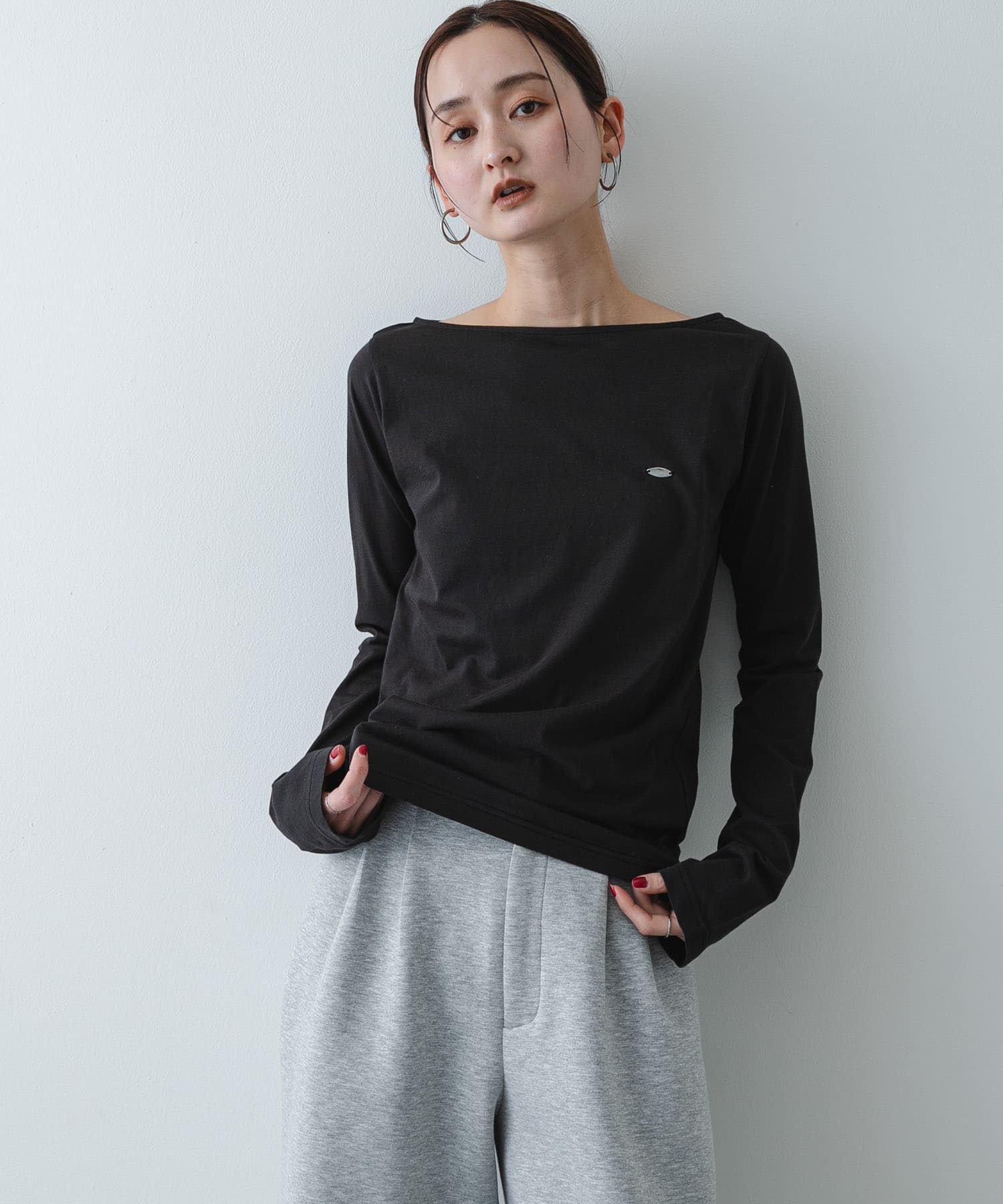 ストレートボートネックシアーTシャツ(One BLACK): トップス｜URBAN