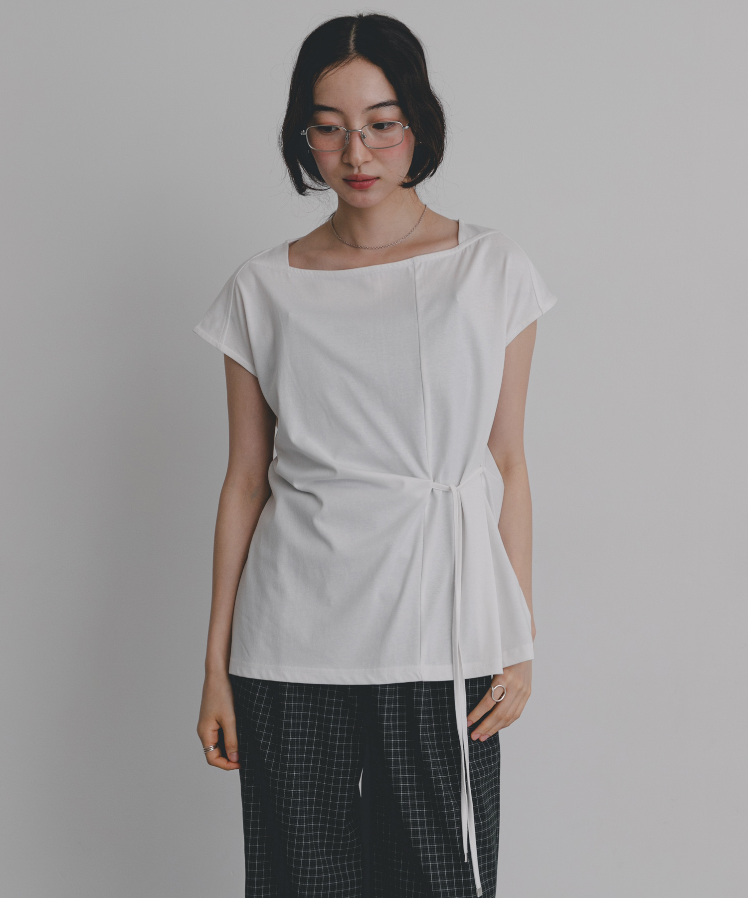 OFF WHITE