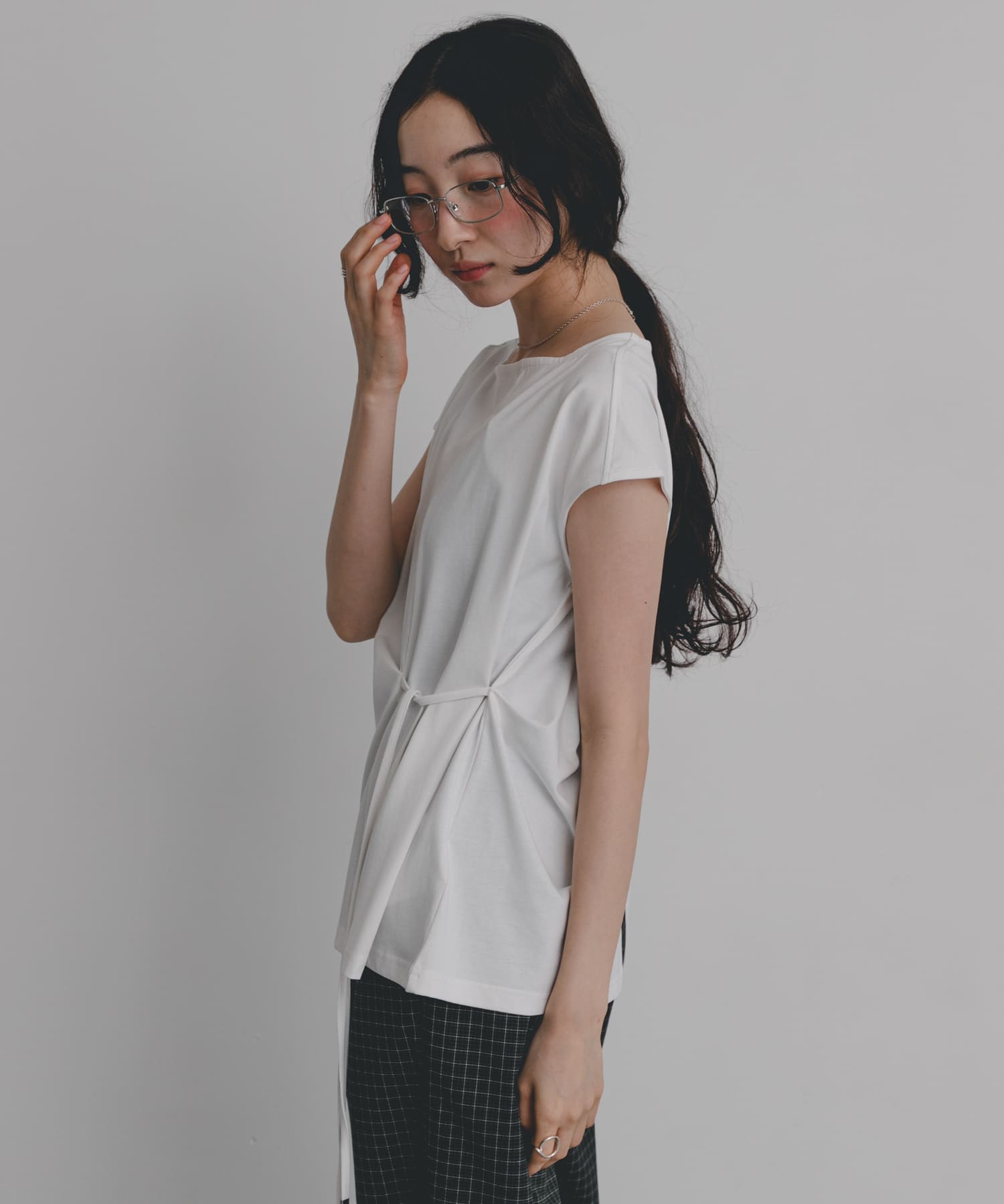 OFF WHITE