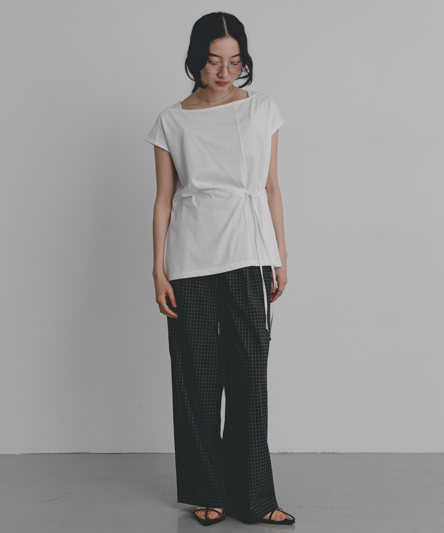 OFF WHITE
