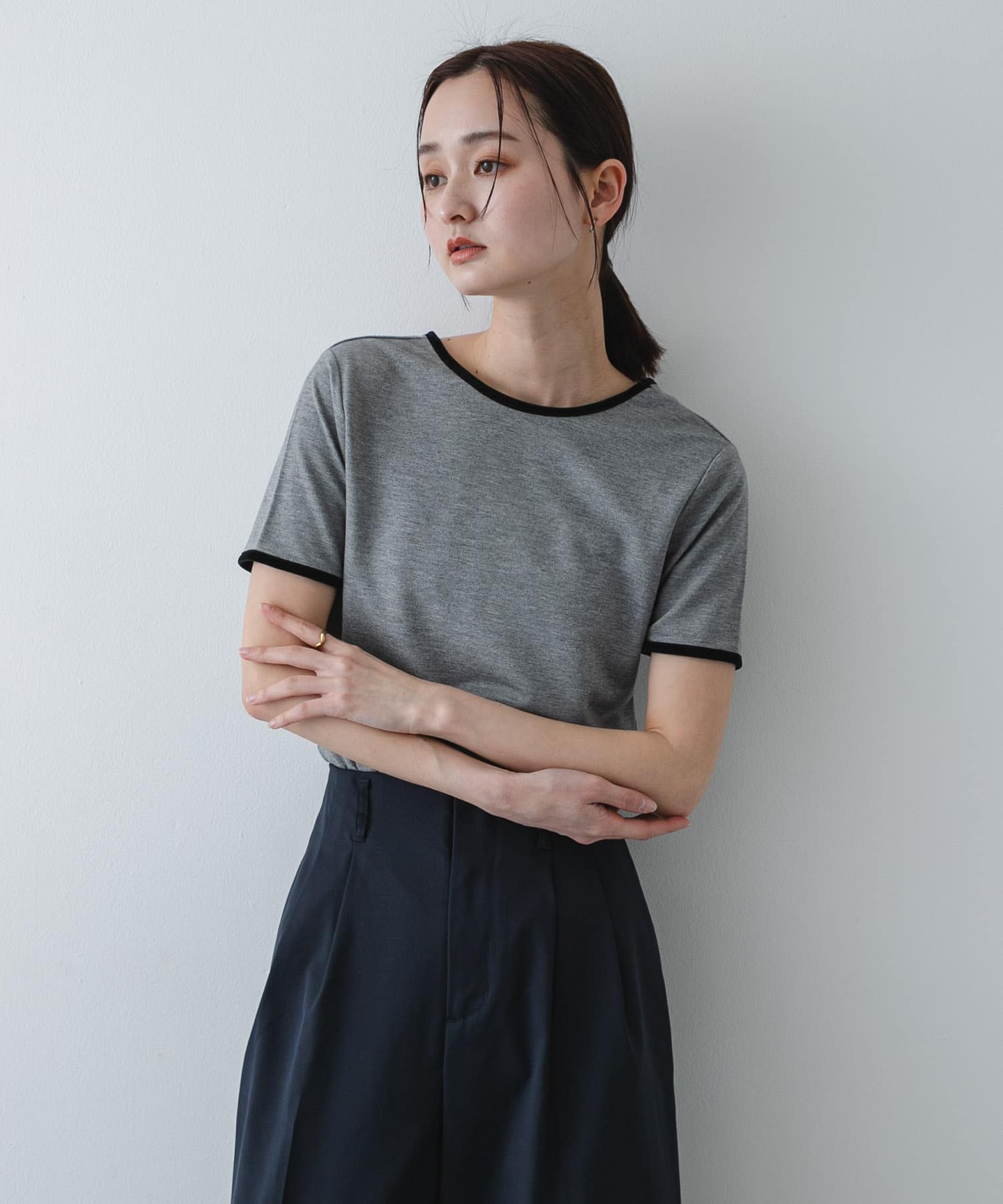GRAY