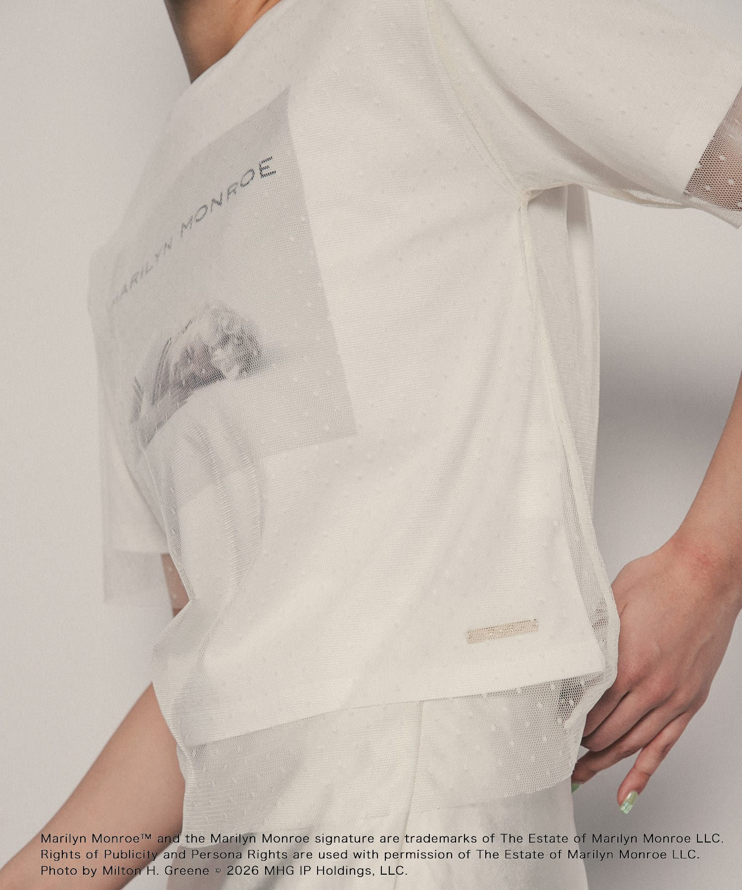 OFF WHITE