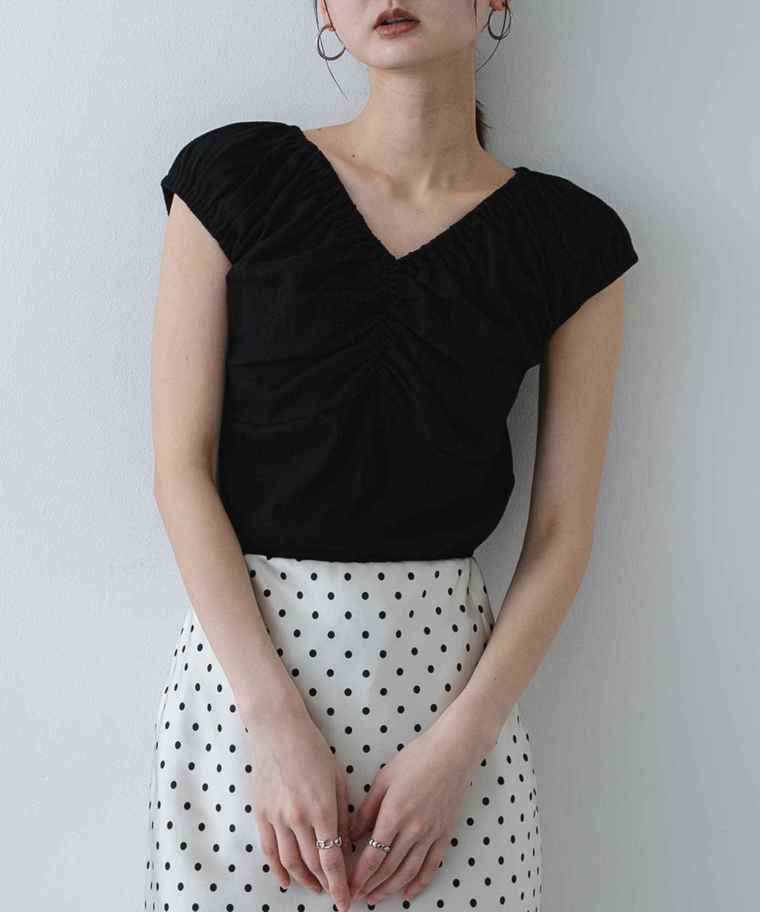 ギャザーネックカットトップ