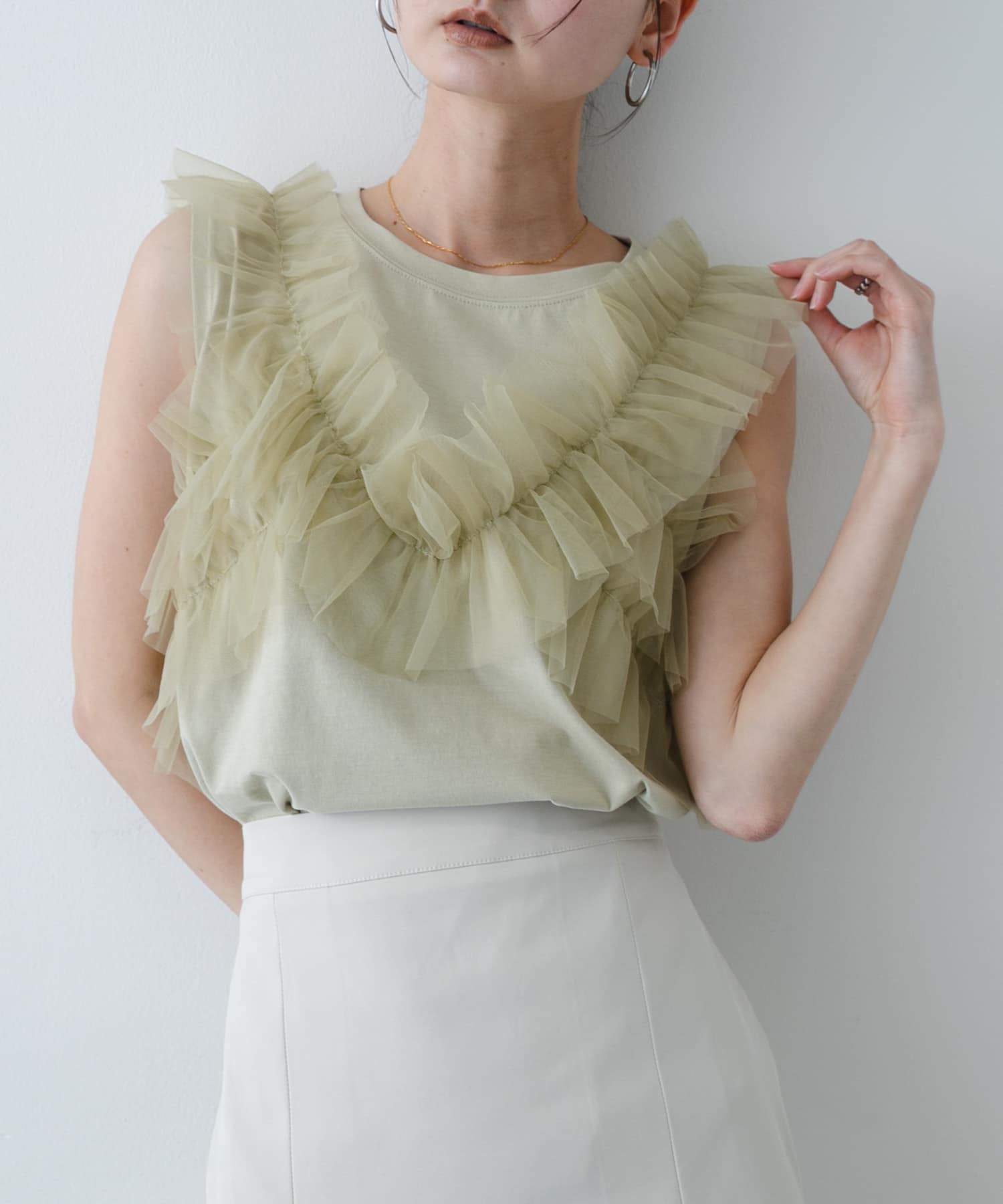 フリルデザインカットトップ