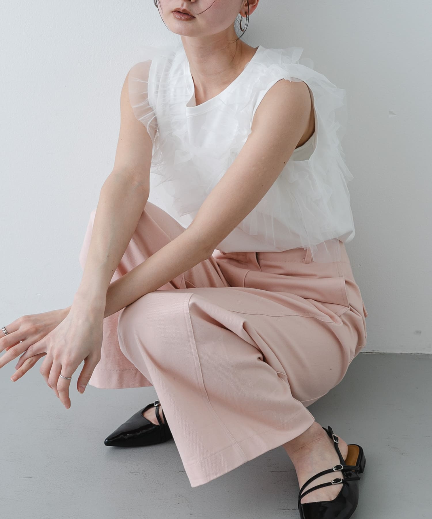 フリルデザインカットトップ