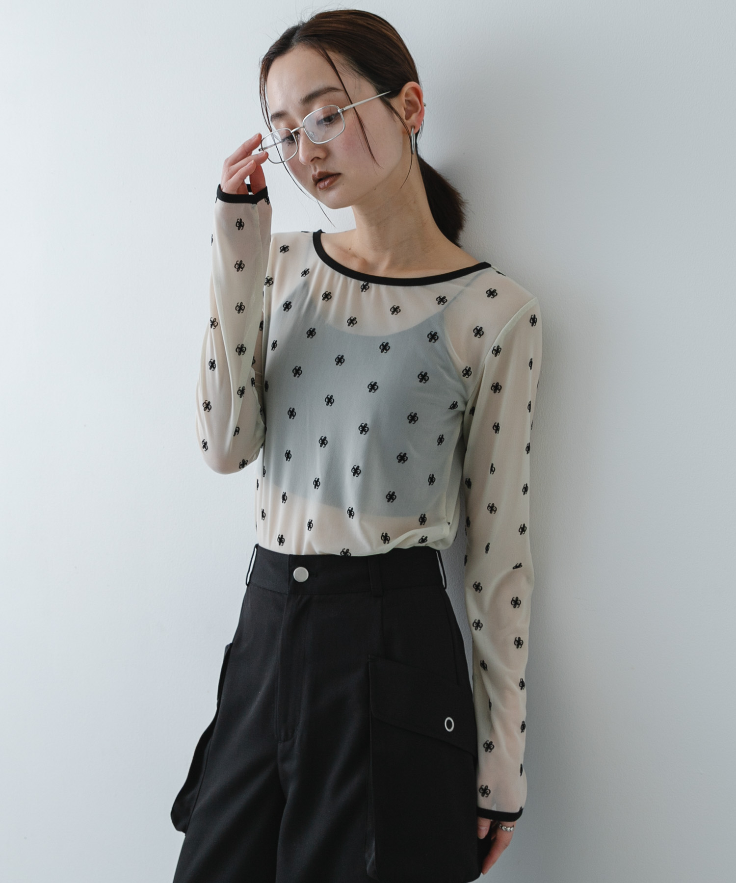 モチーフシアーカットトップ
