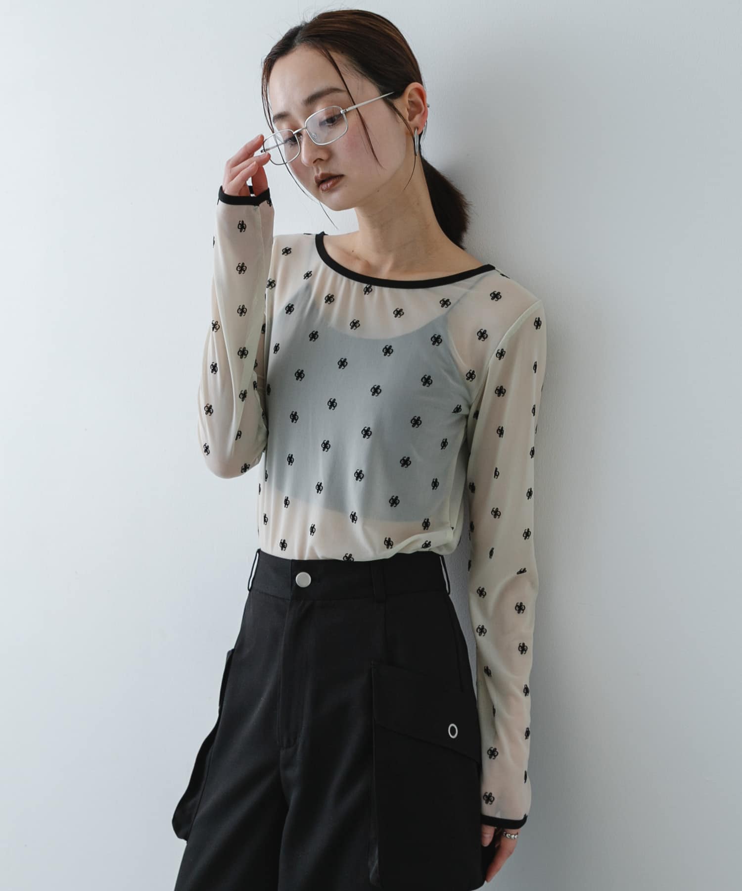モチーフシアーカットトップ