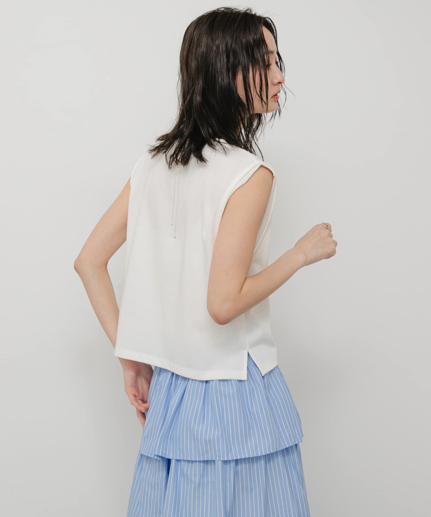 OFF WHITE