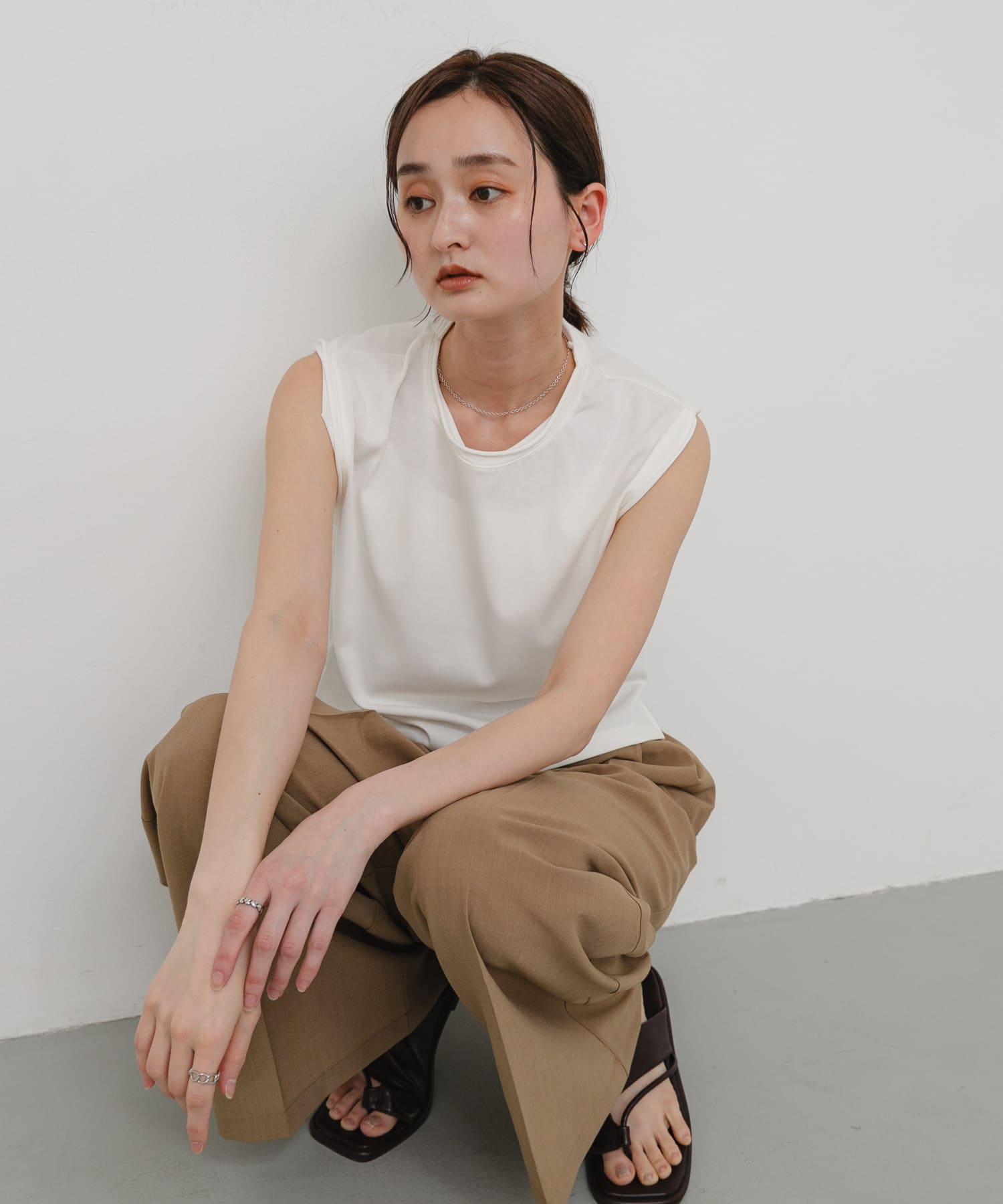 OFF WHITE
