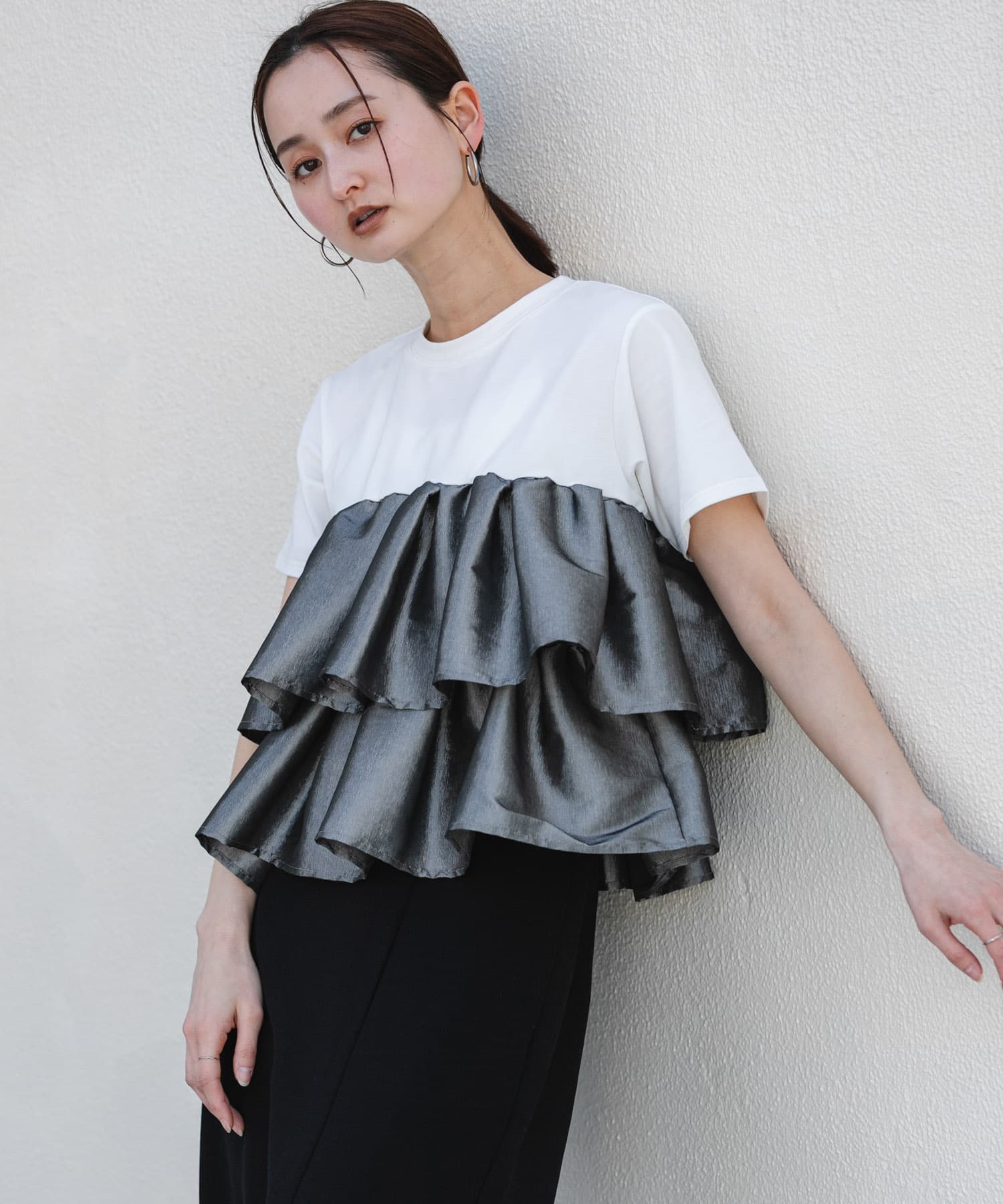 シャイニーフリルドッキングカットトップ