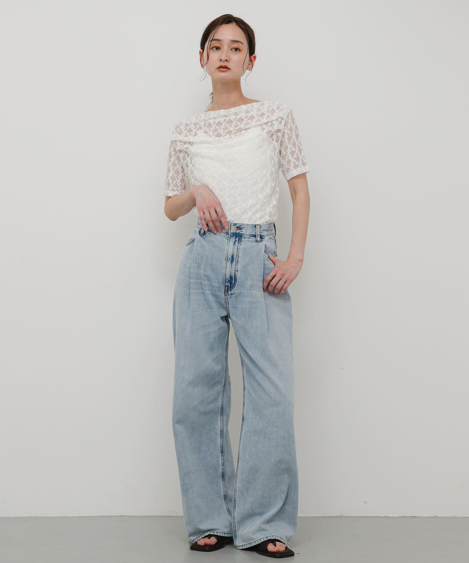 OFF WHITE