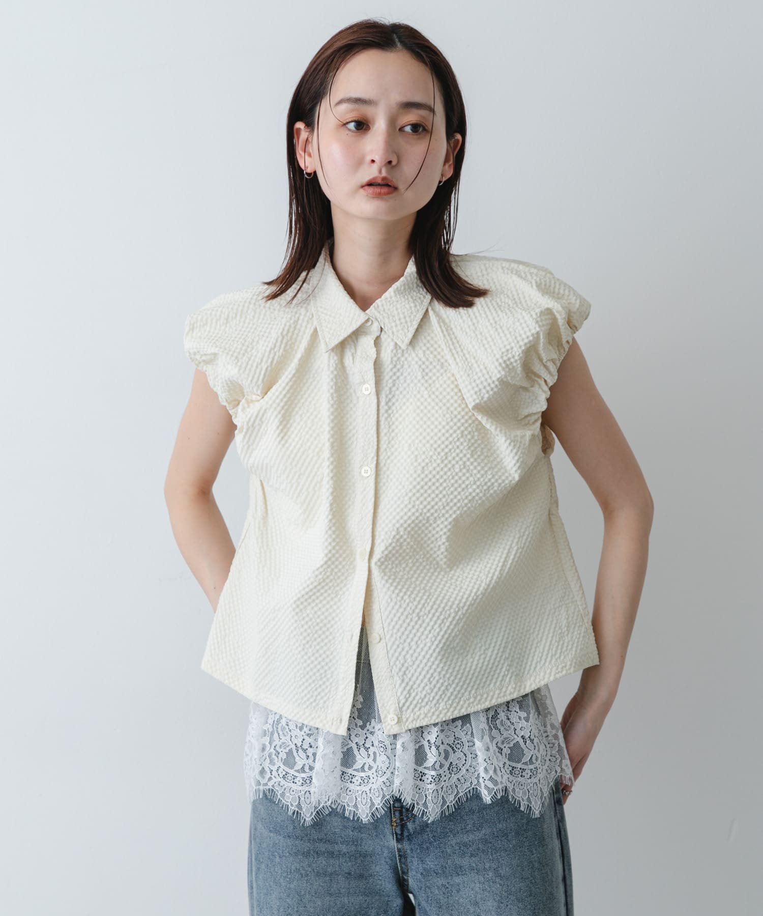OFF WHITE