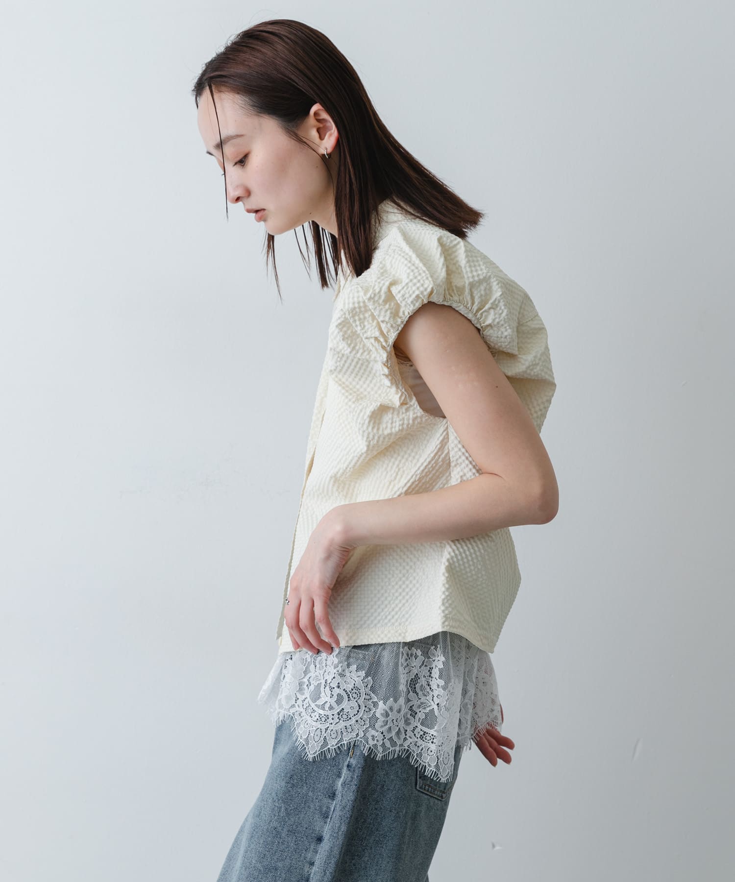OFF WHITE