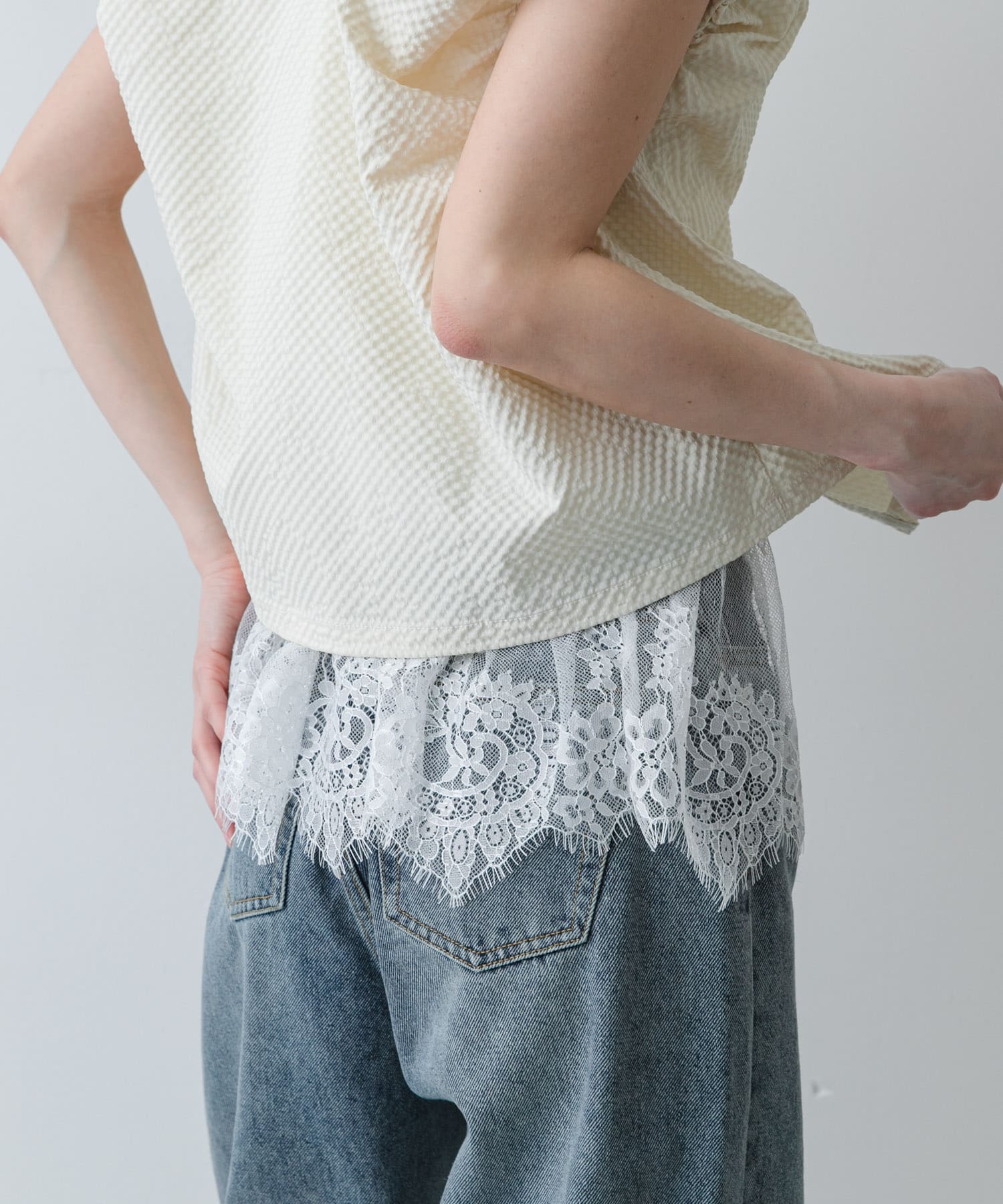OFF WHITE