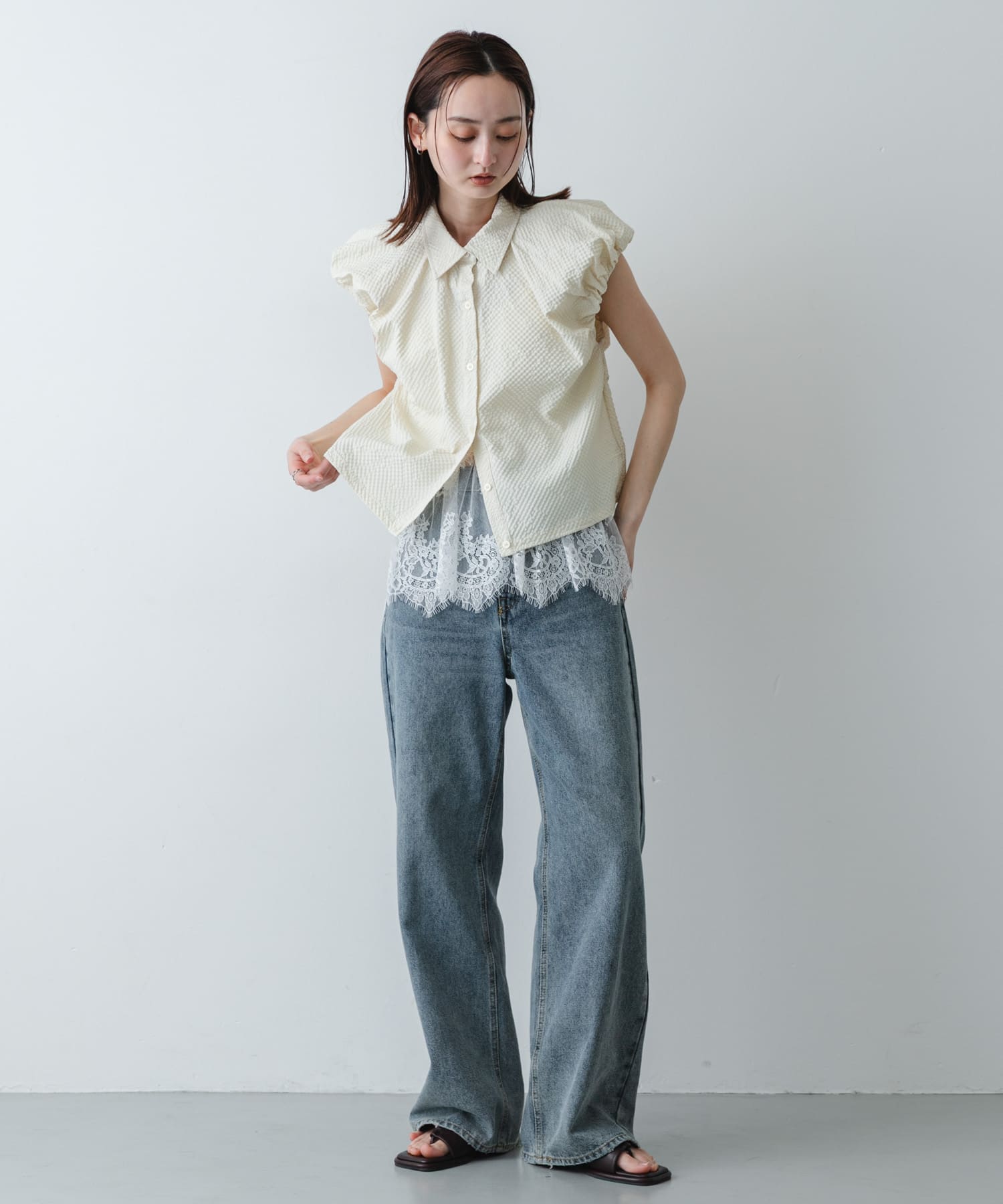 OFF WHITE