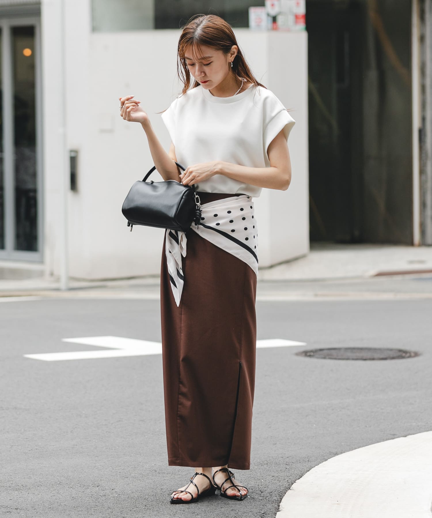 OFF WHITE