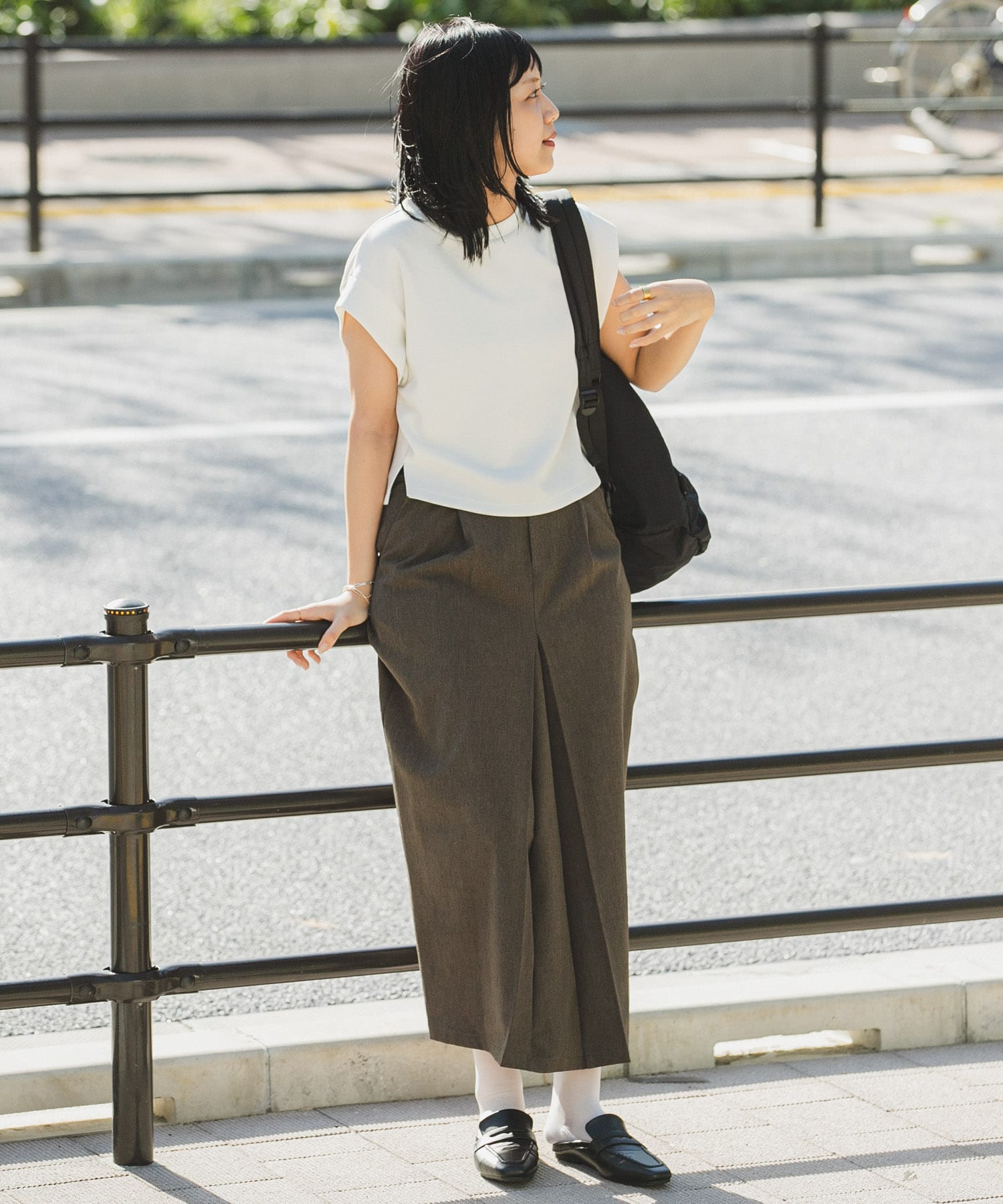 OFF WHITE