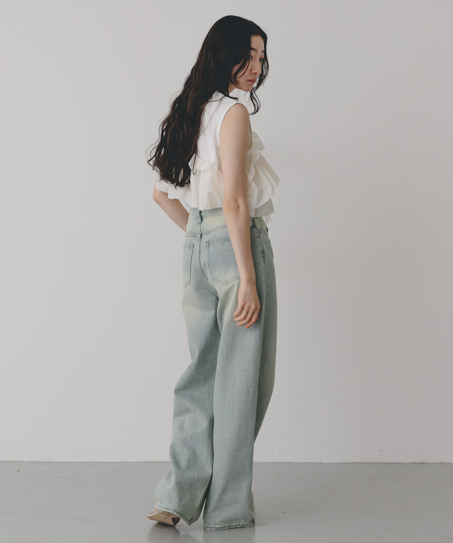 OFF WHITE