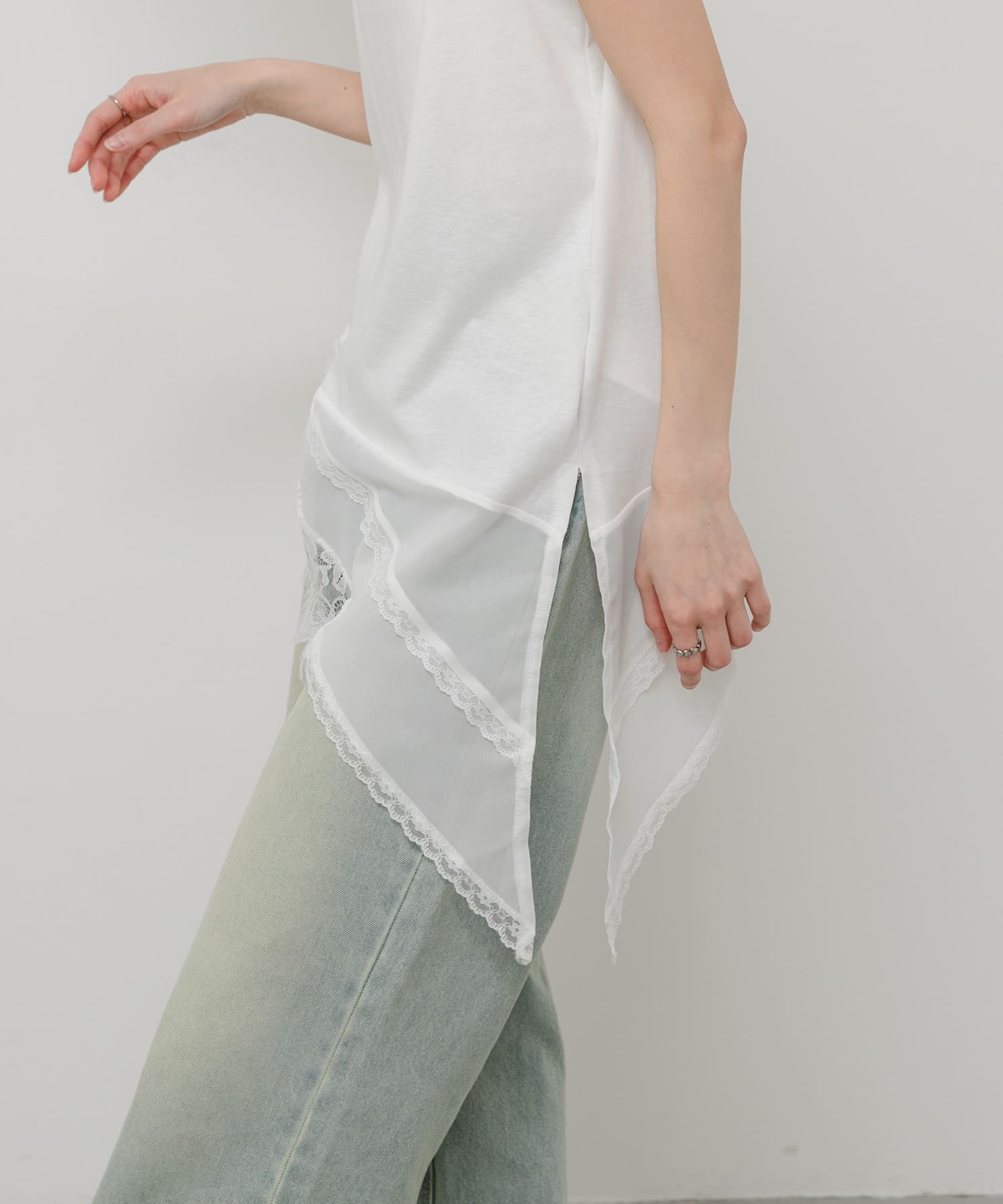 OFF WHITE