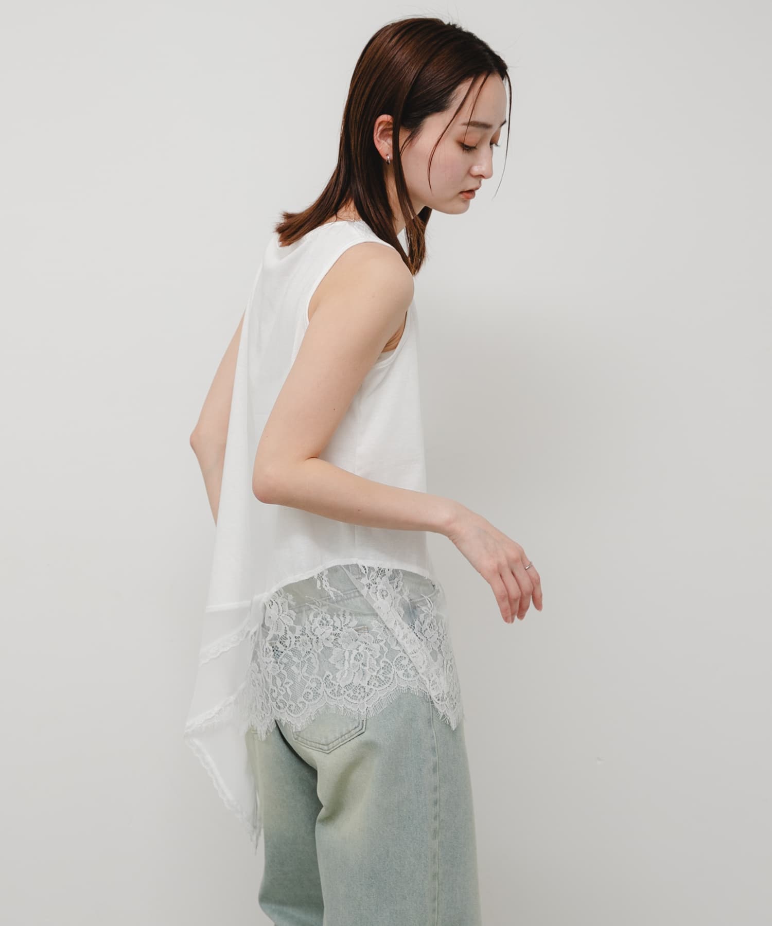 OFF WHITE