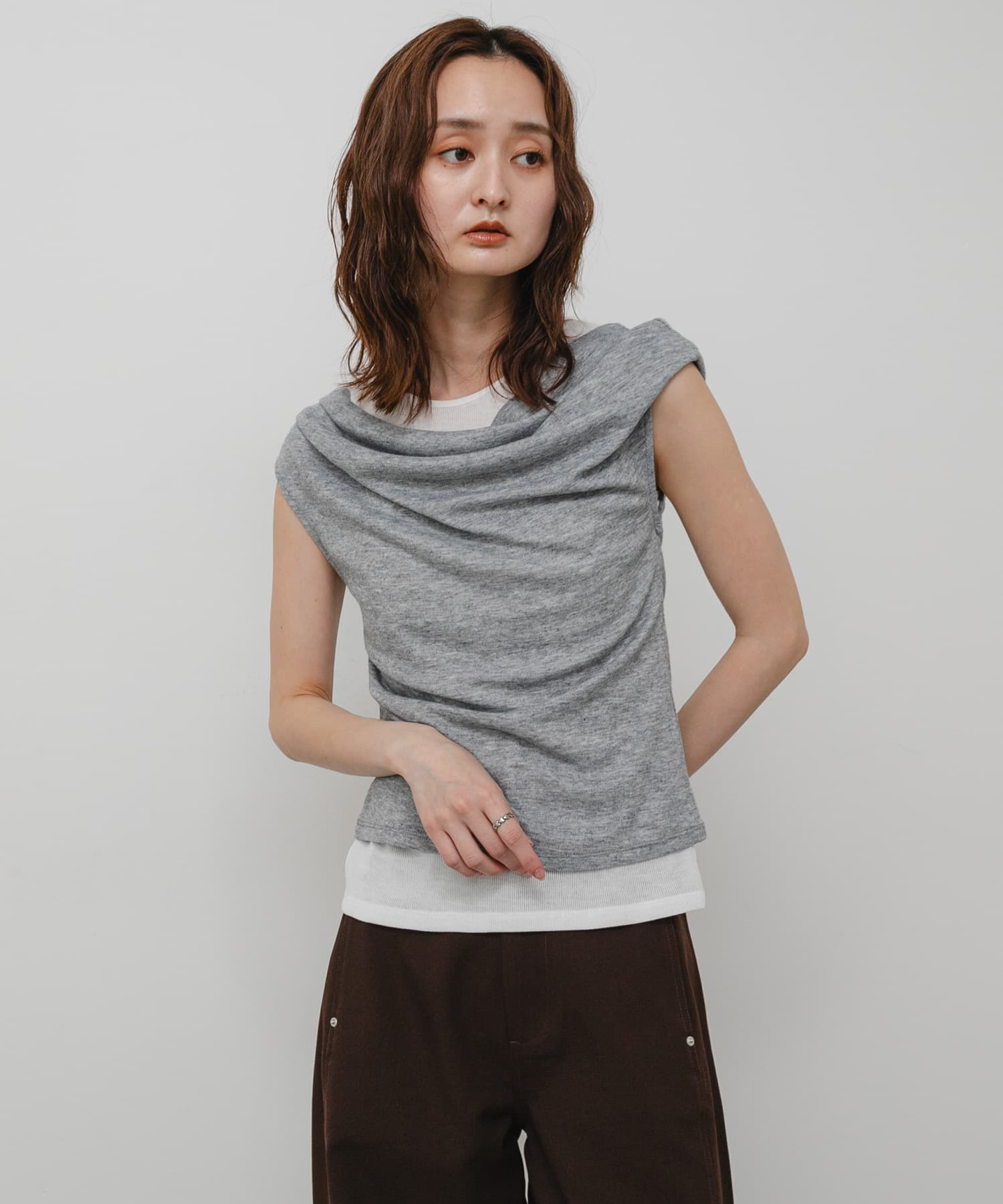 GRAY
