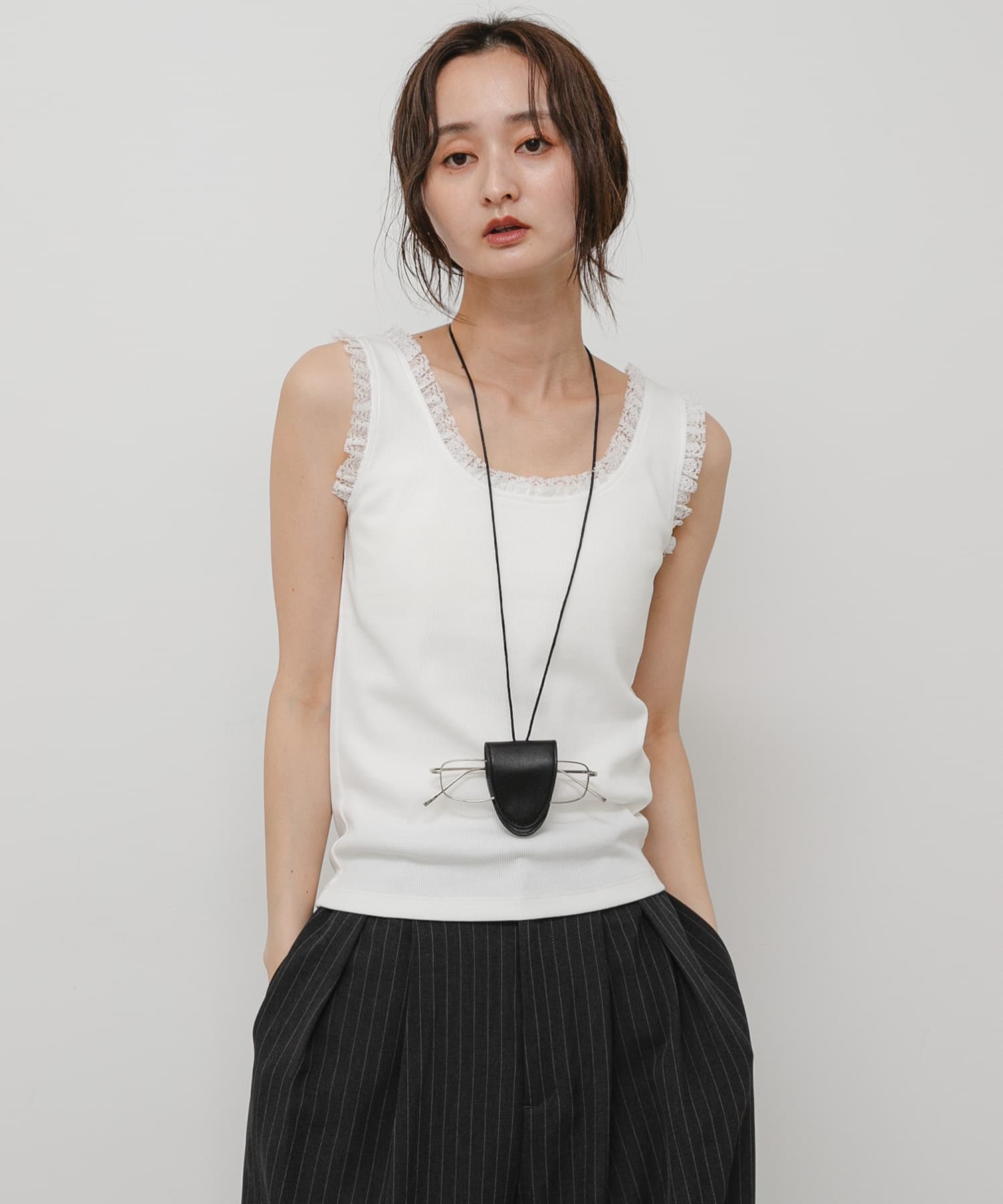 OFF WHITE