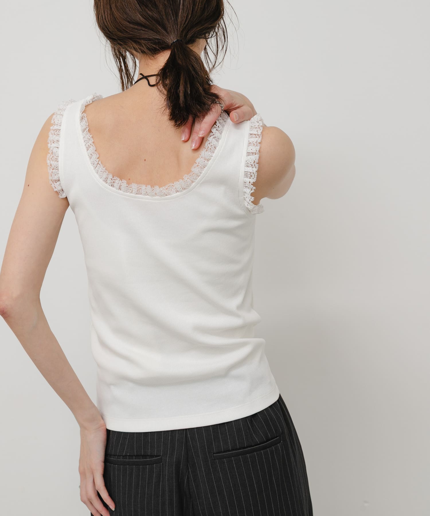 OFF WHITE
