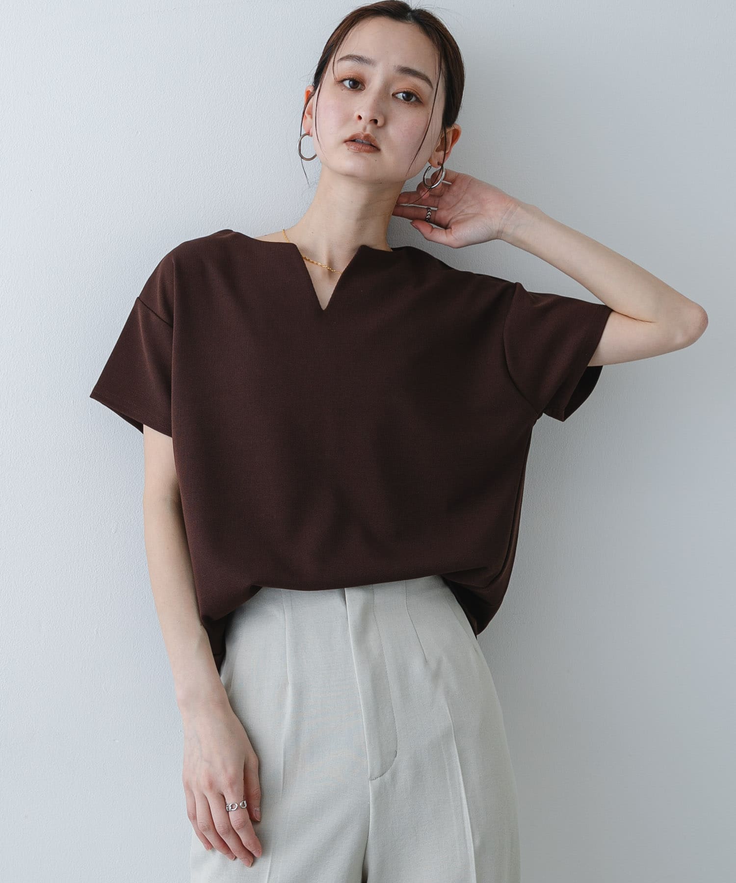 キーネックミラノリブTシャツ