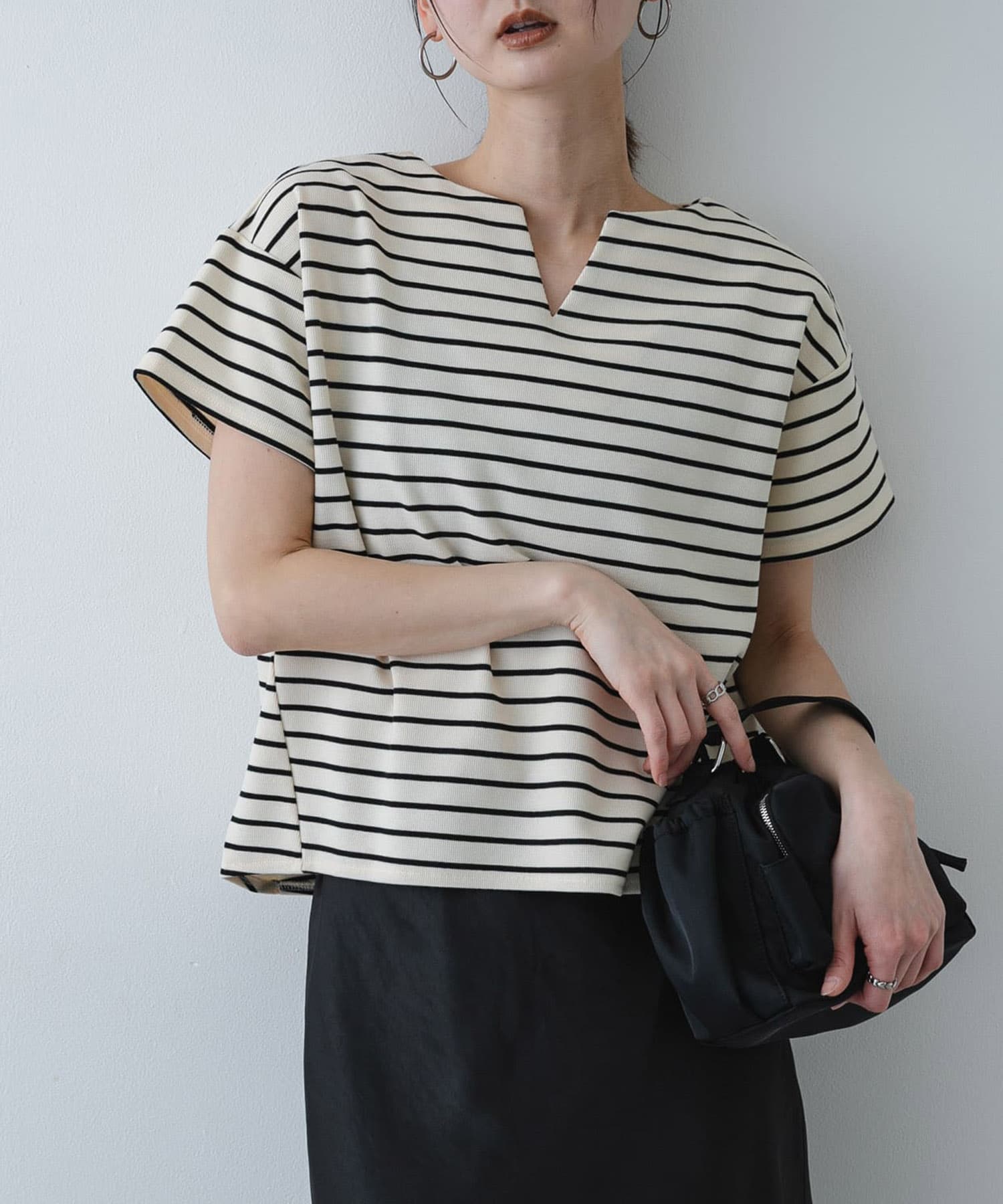 キーネックミラノリブTシャツ
