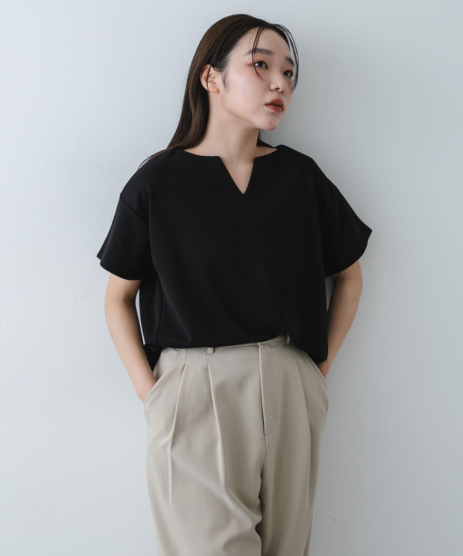 キーネックミラノリブTシャツ