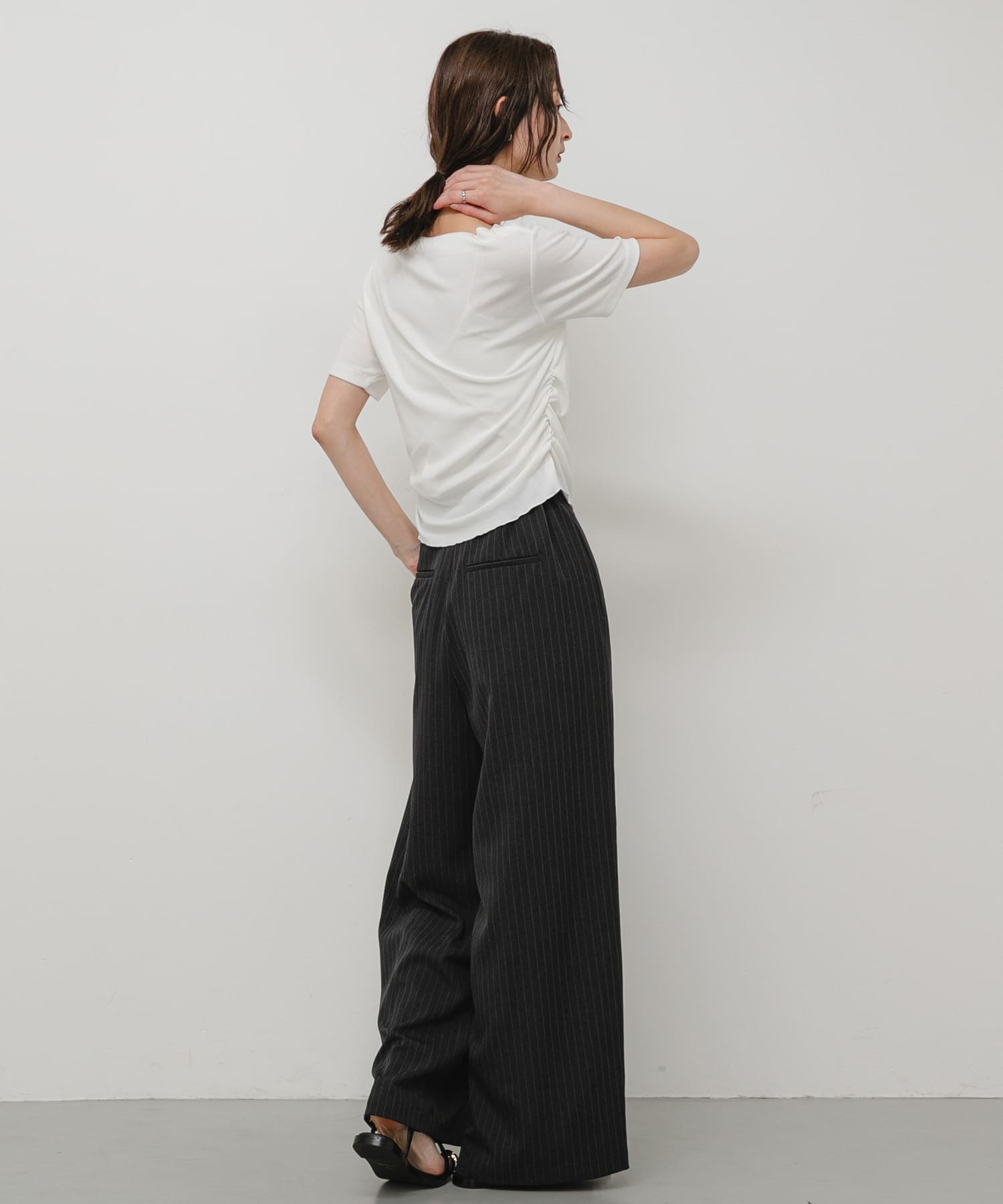OFF WHITE