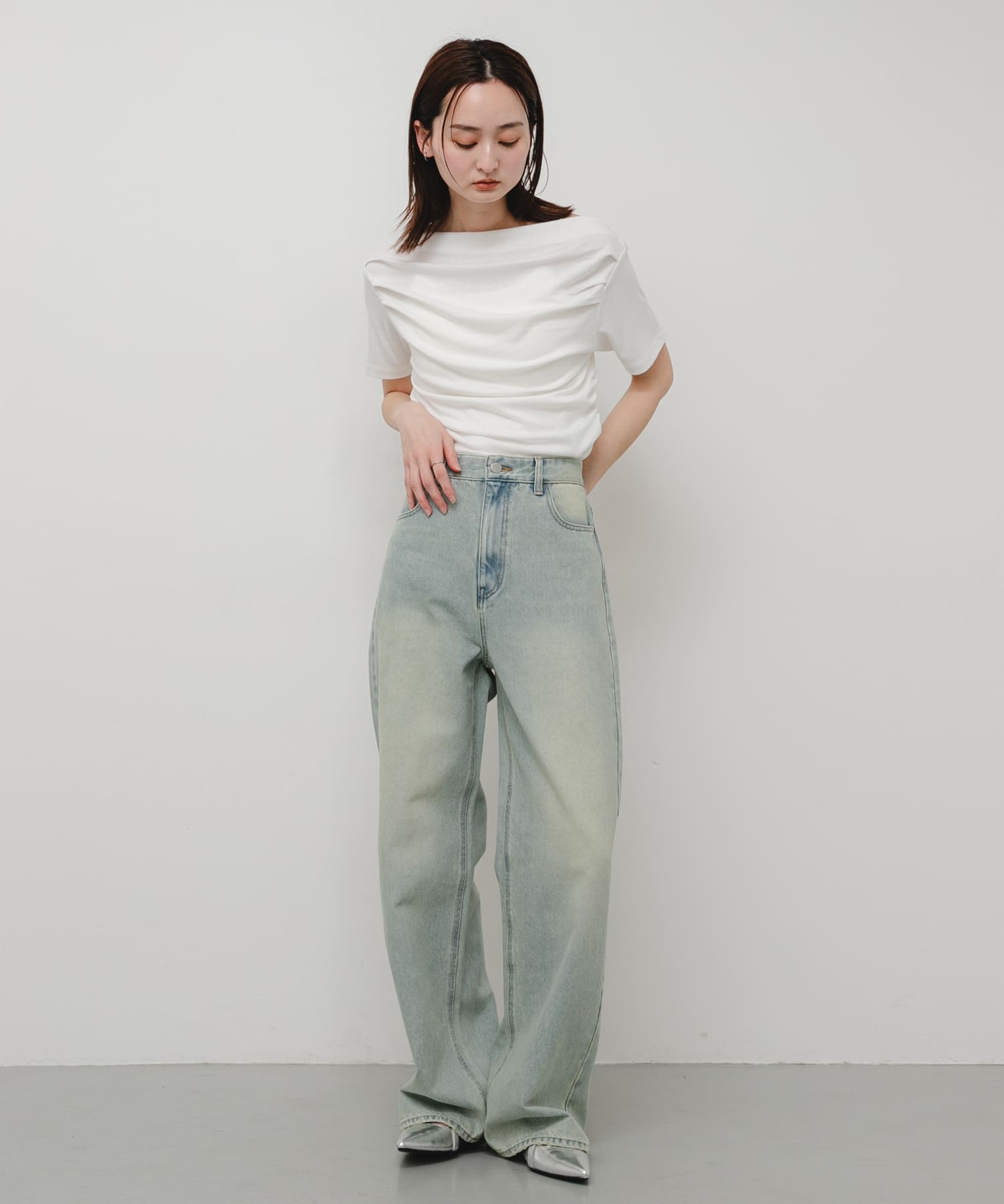 OFF WHITE