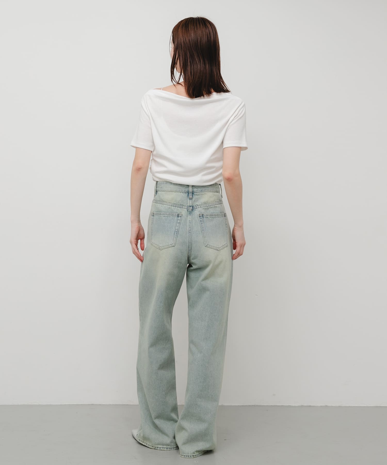 OFF WHITE