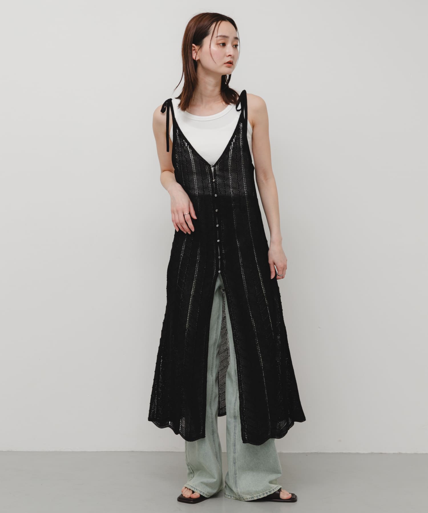 OFF WHITE