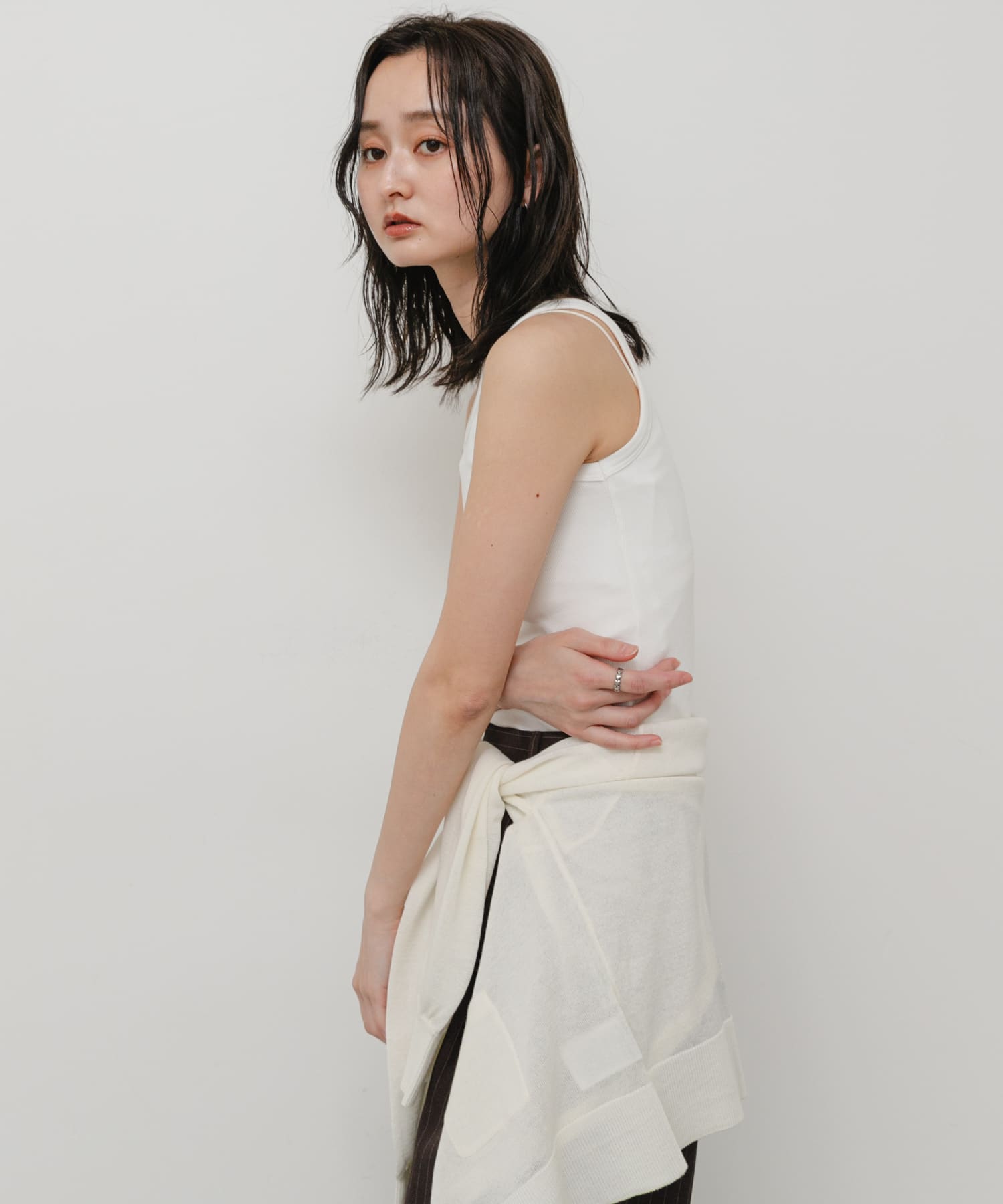 OFF WHITE