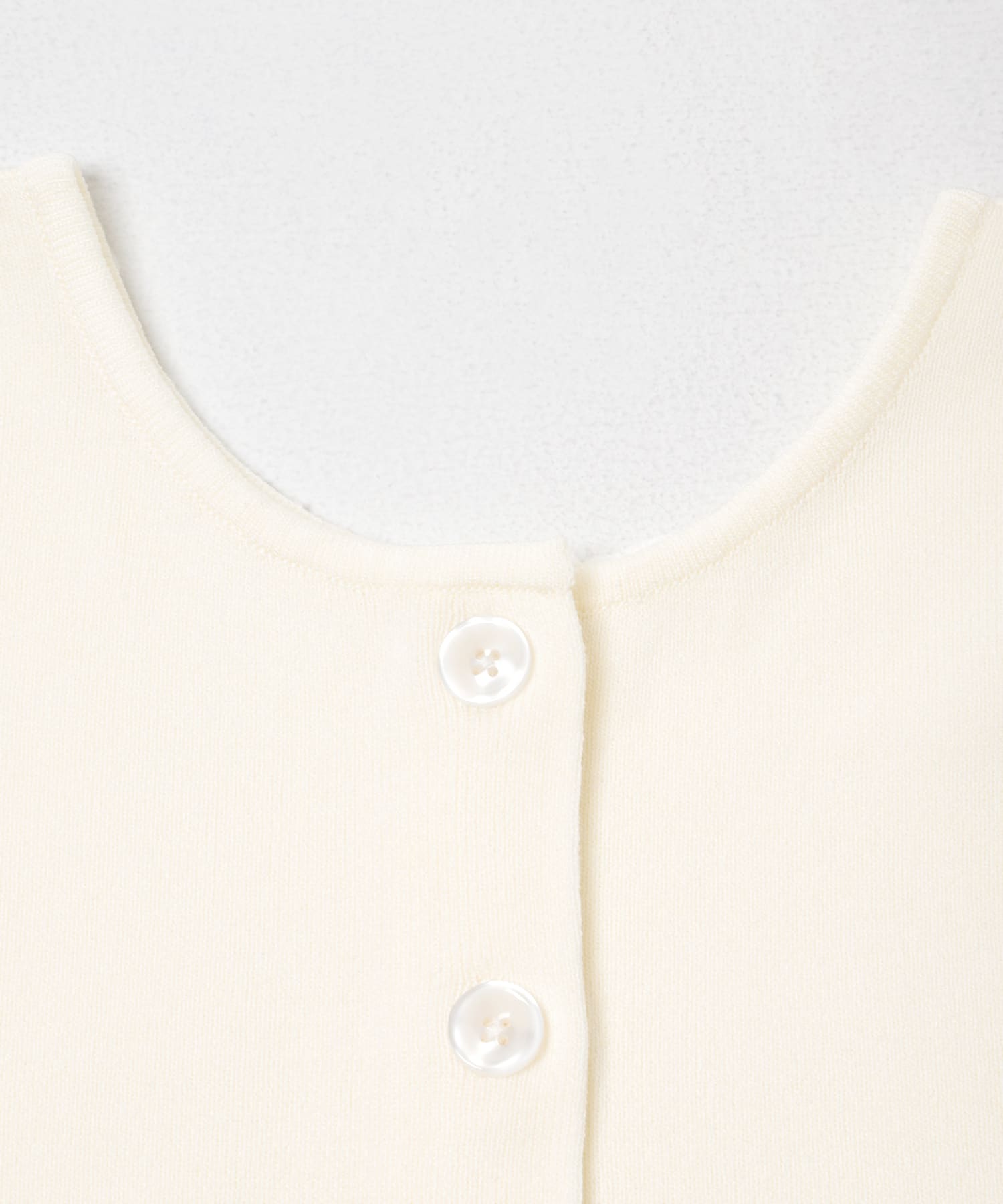 『洗濯可』シェイプラインセーター IVORY One