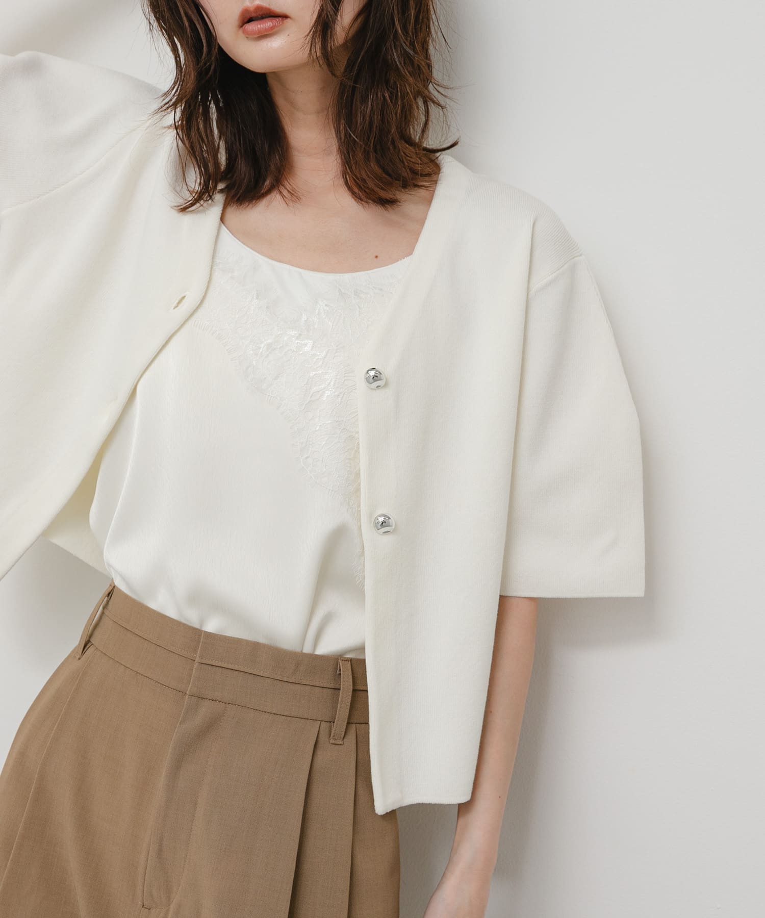 OFF WHITE
