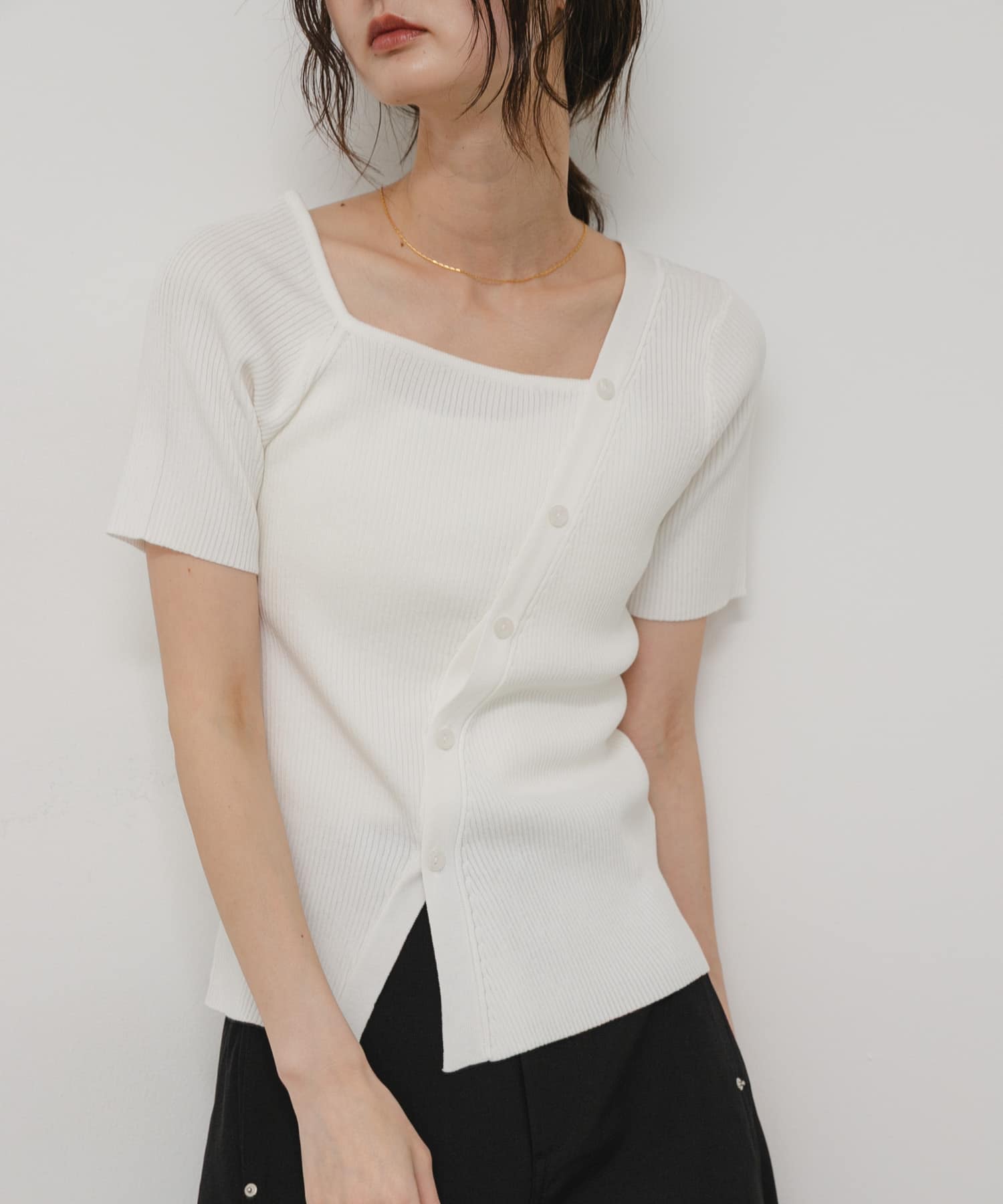OFF WHITE