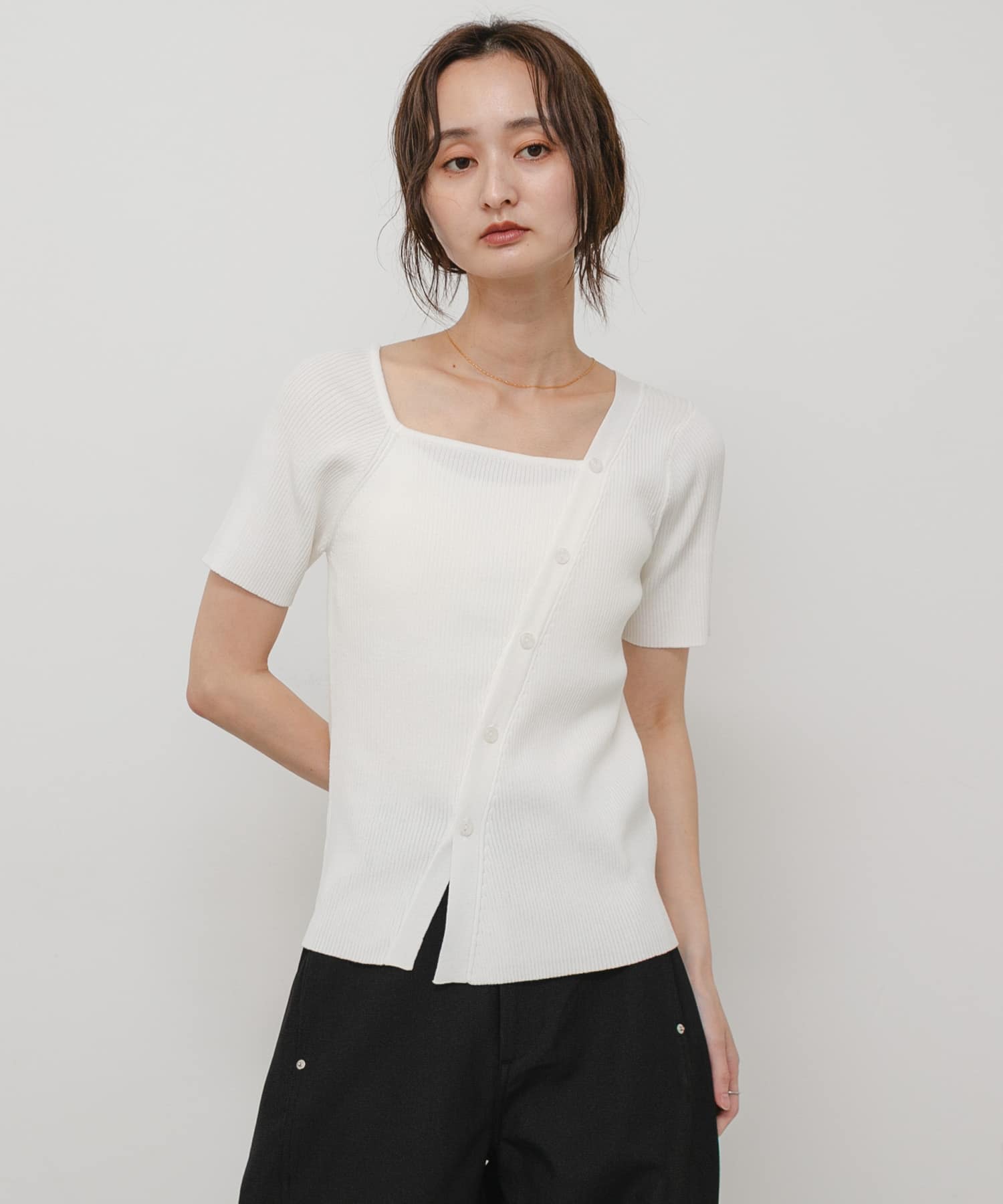 OFF WHITE