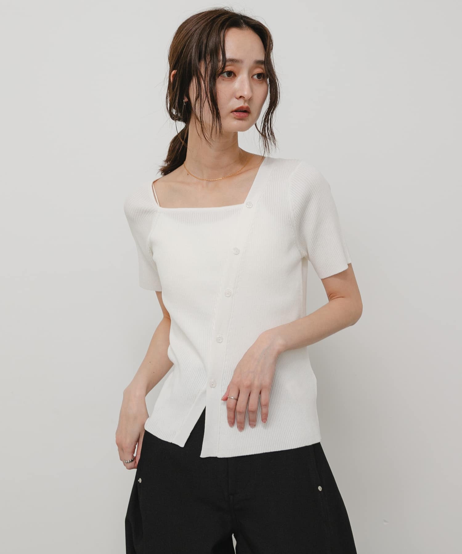 OFF WHITE