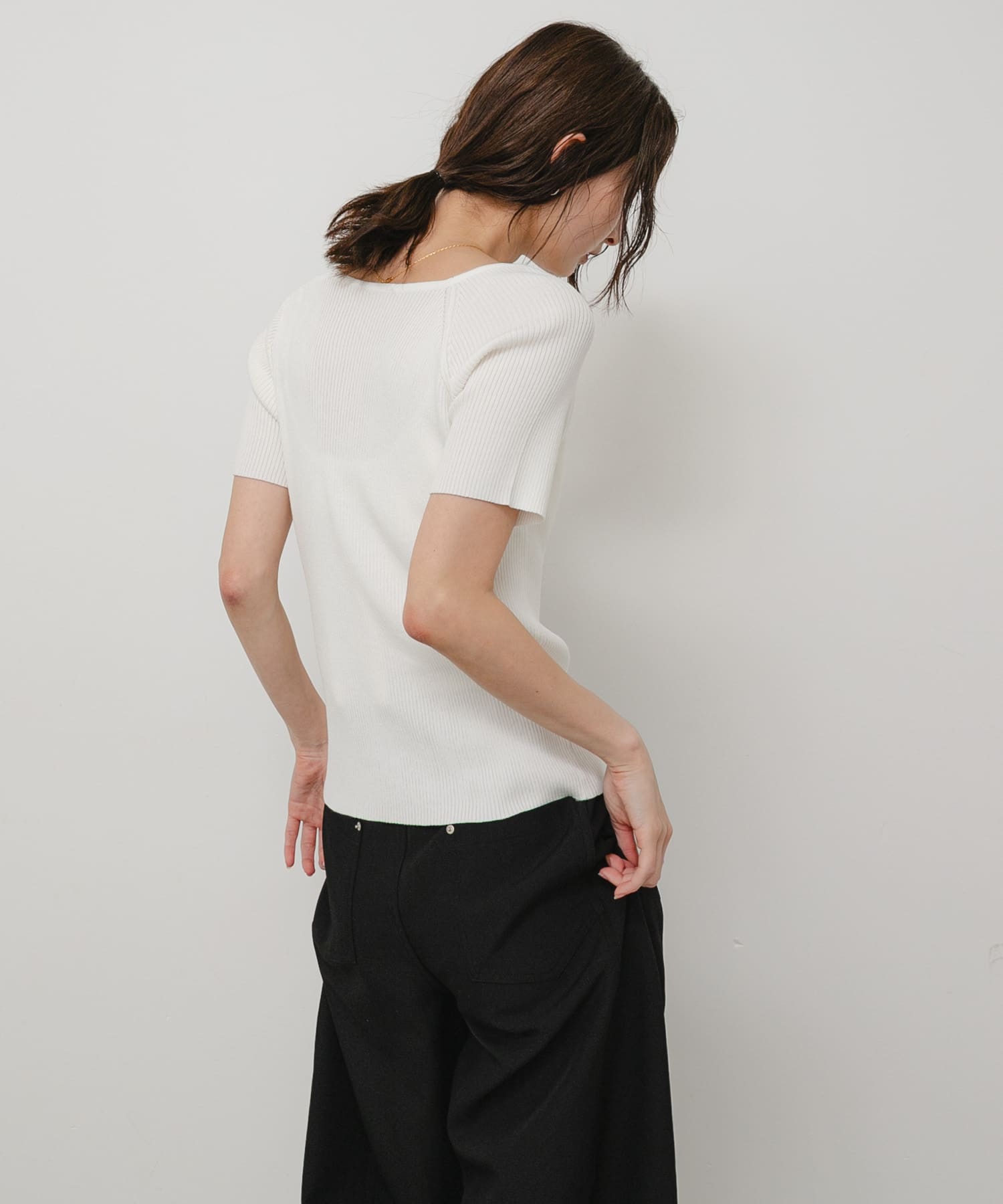 OFF WHITE