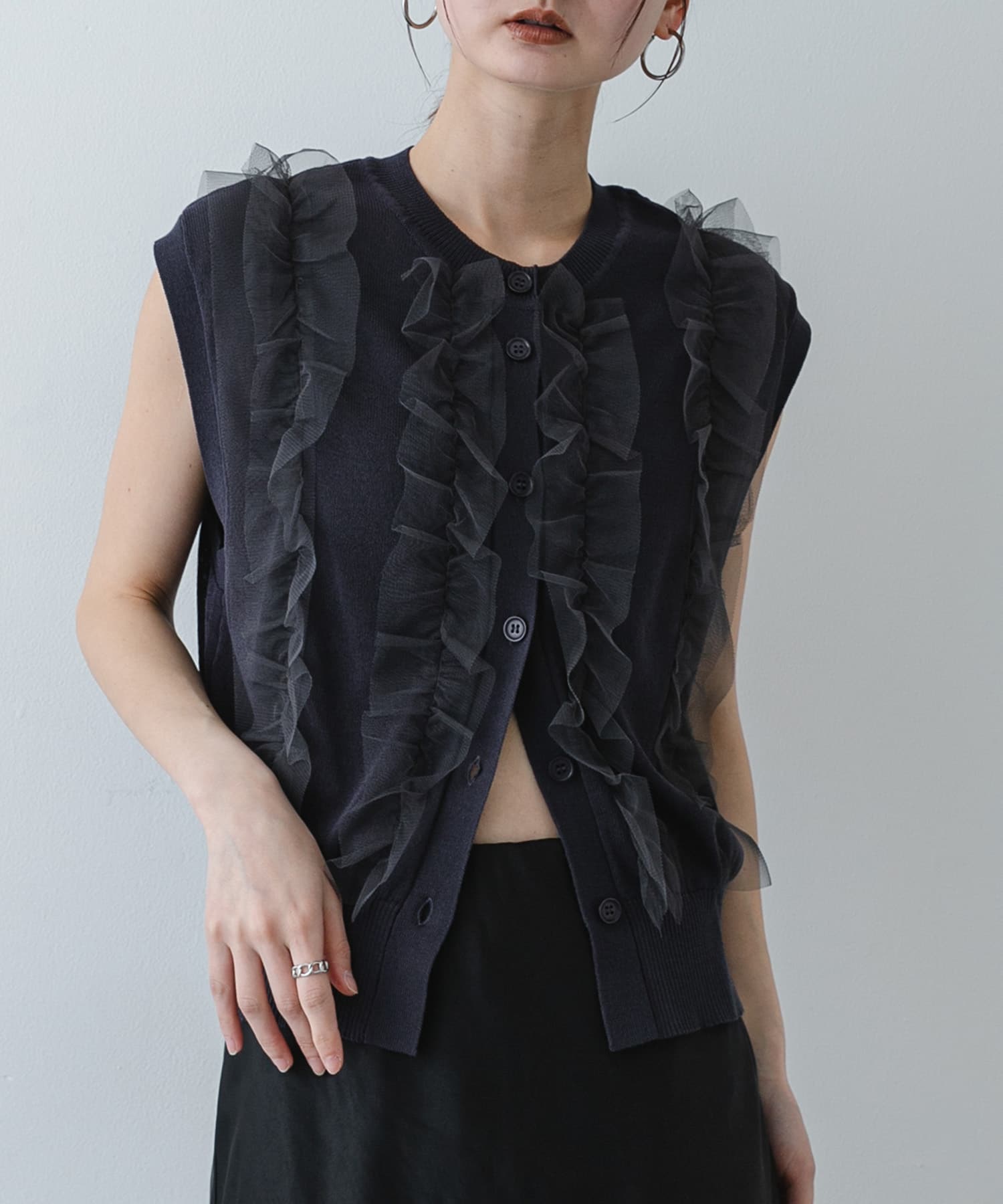 『洗濯可』チュールフリルニットベスト