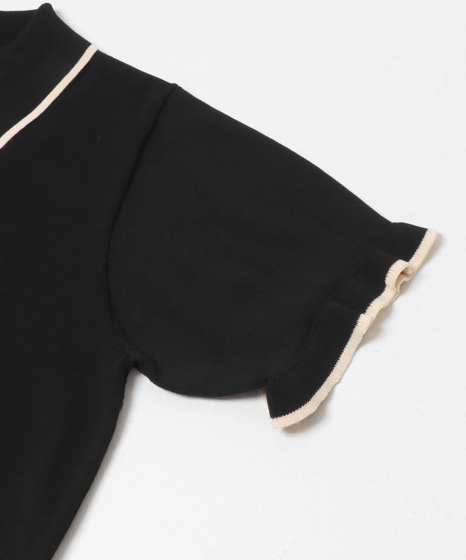 『洗濯可』フリルニットポロシャツ BLK×OFF One