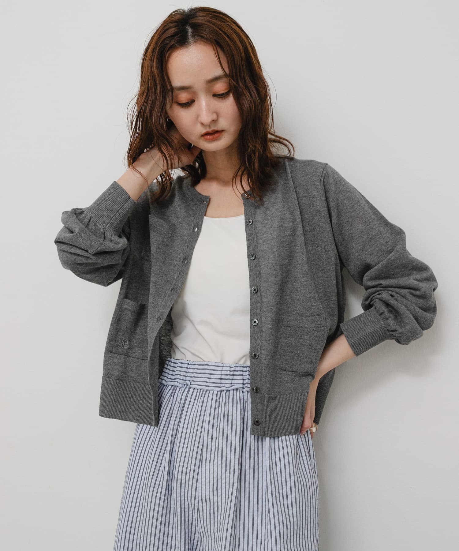 GRAY