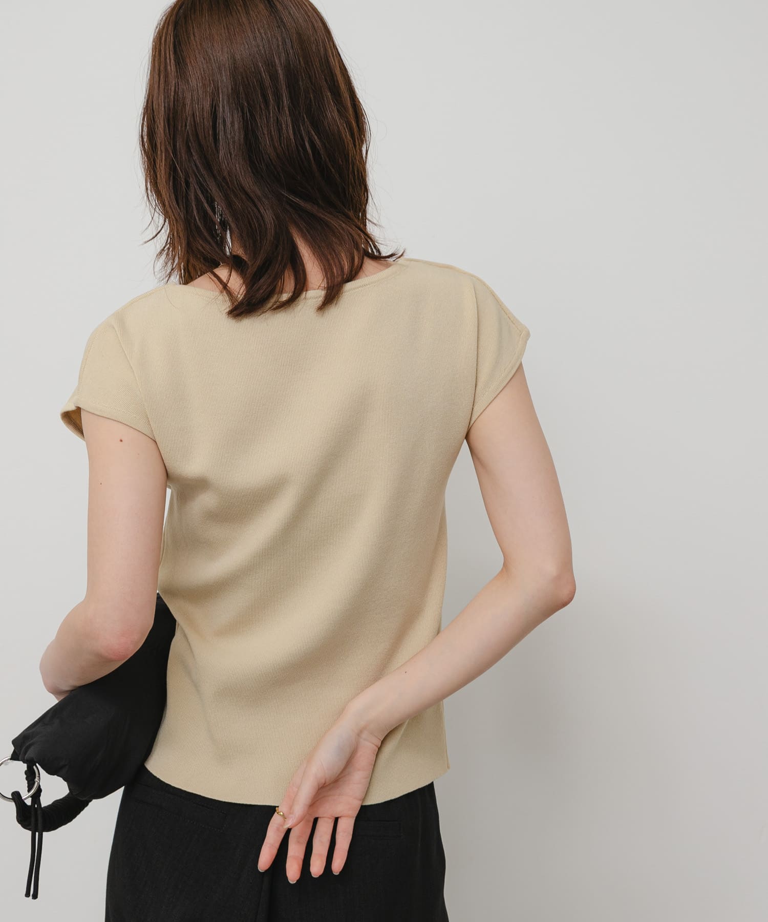 Y.BEIGE