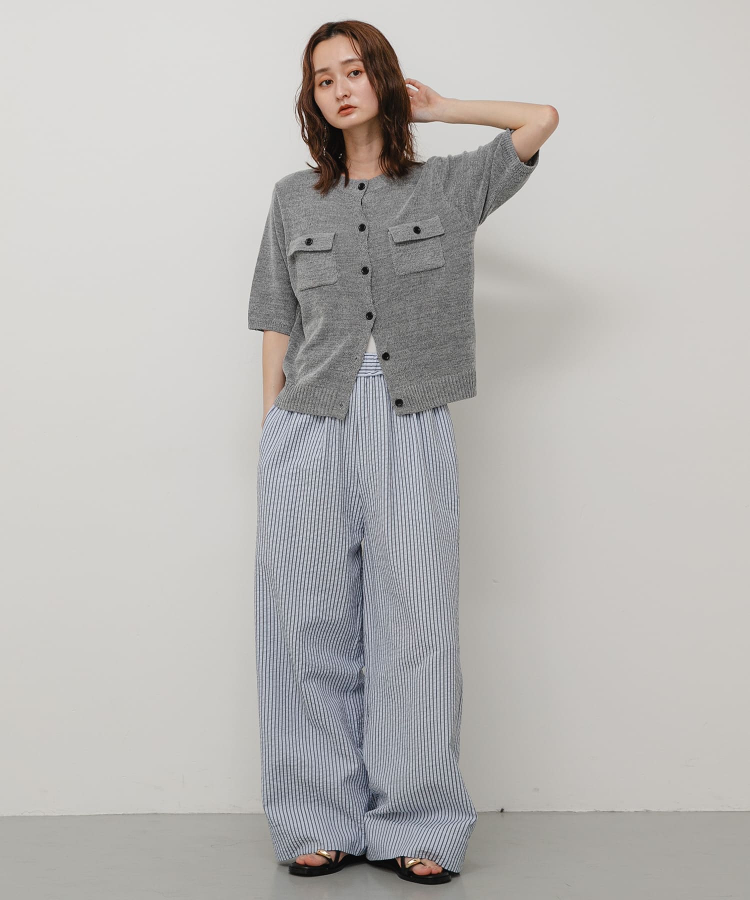 GRAY