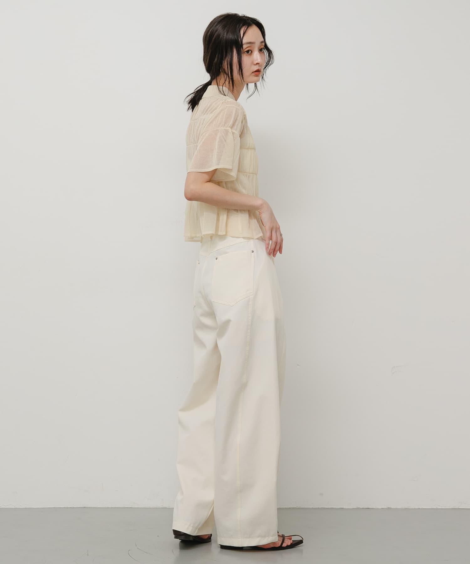 Y.BEIGE